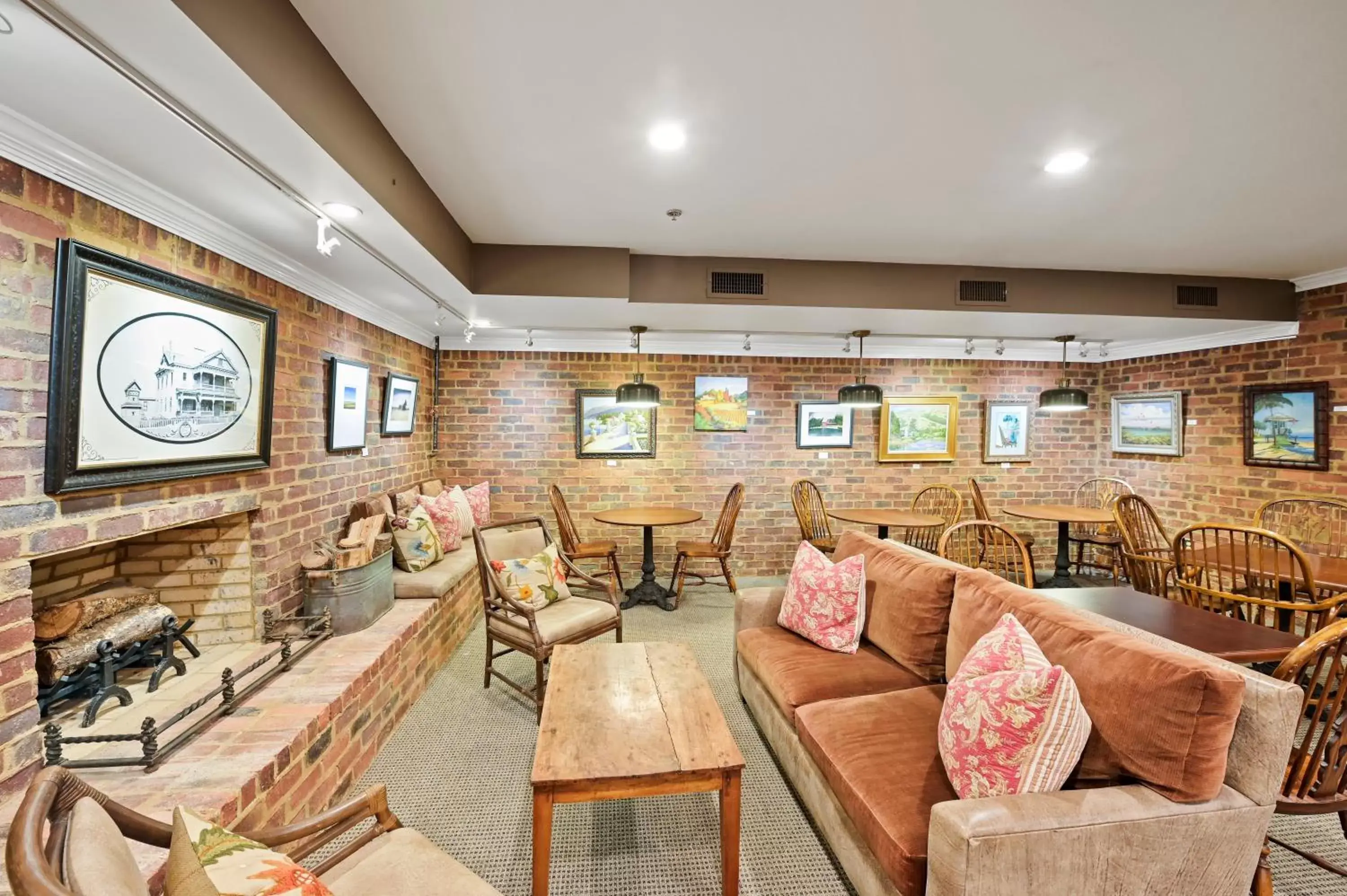 Breakfast, Seating Area in The James Madison Inn