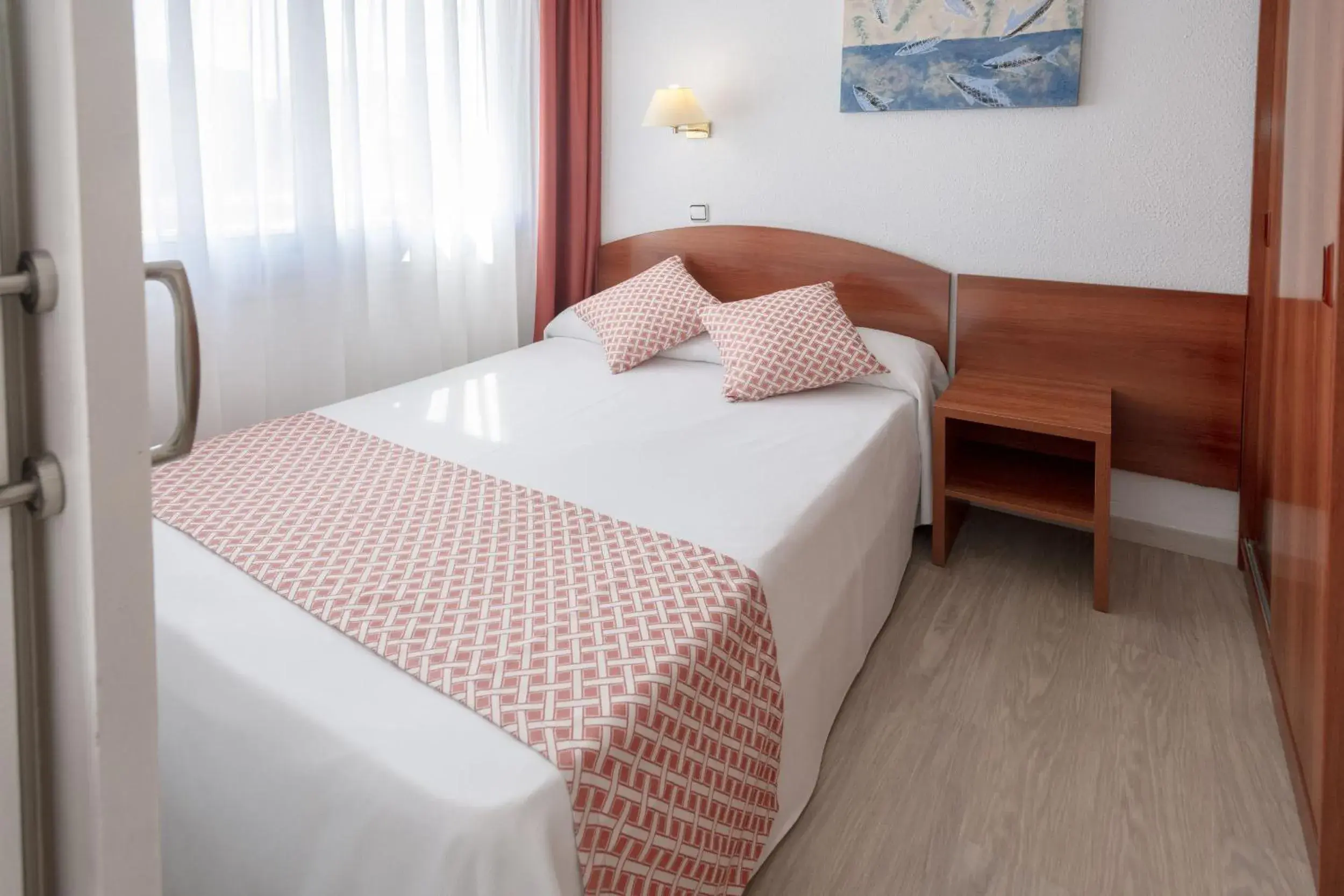 Bedroom, Bed in GHT Balmes, Hotel-Aparthotel&SPLASH