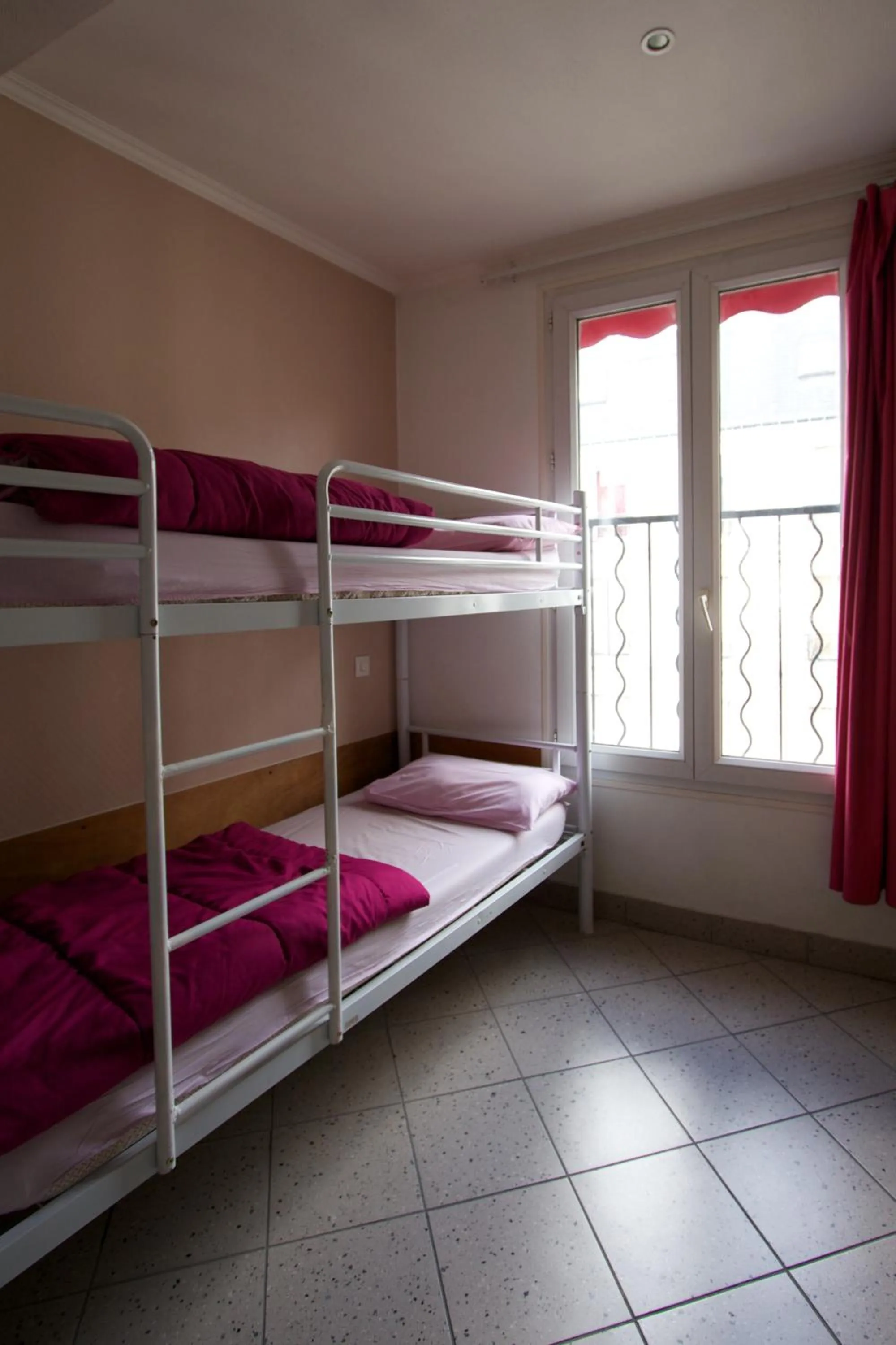 bunk bed, Bed in Bastille Hostel
