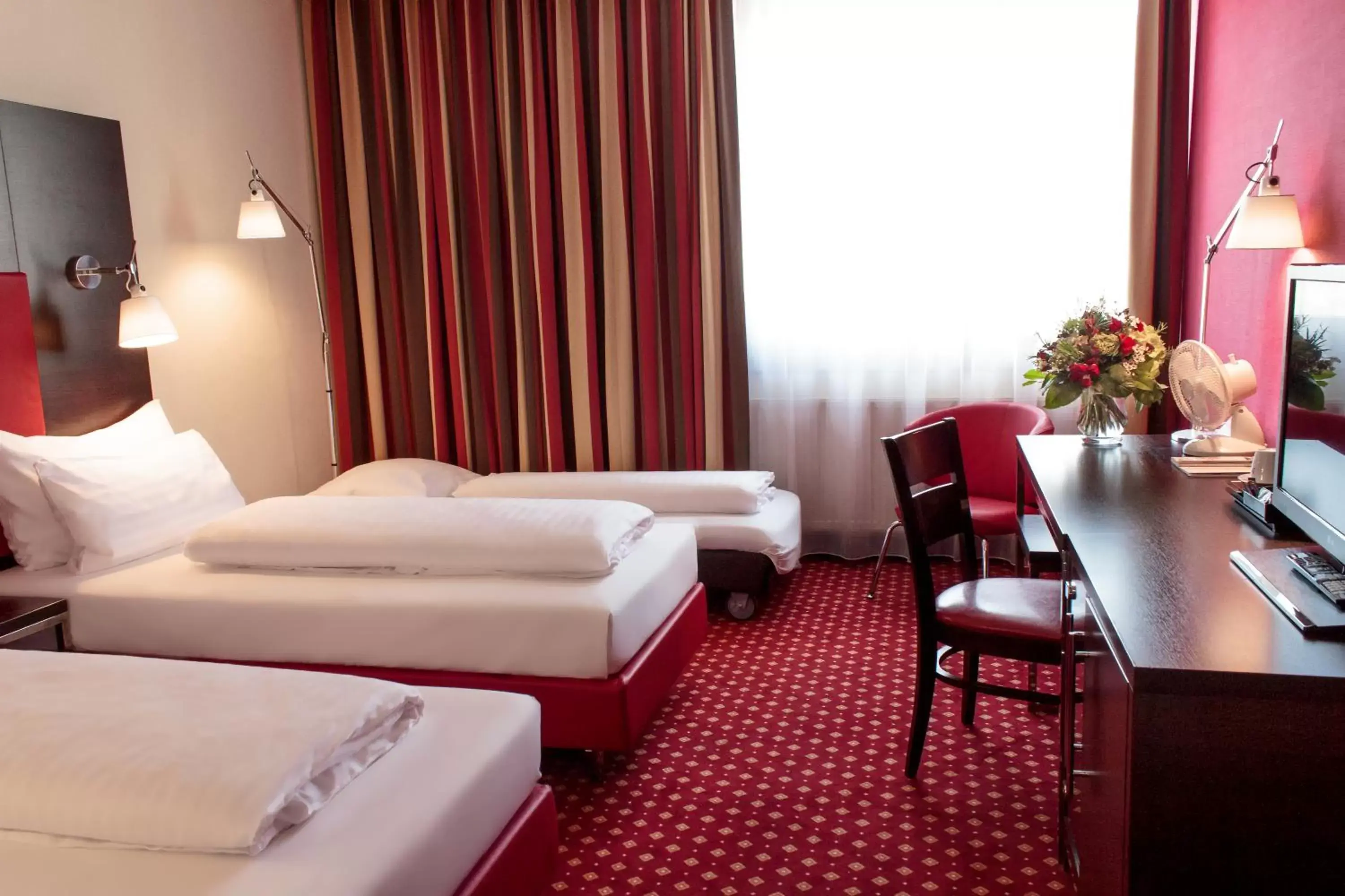 Photo of the whole room, Bed in Best Western Plaza Hotel Wels