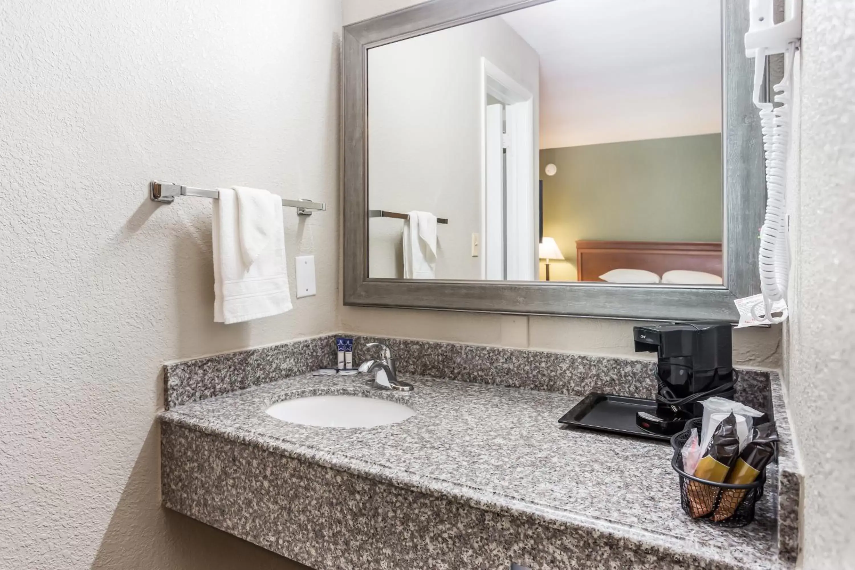 Bathroom in Americas Best Value Inn - Lebanon