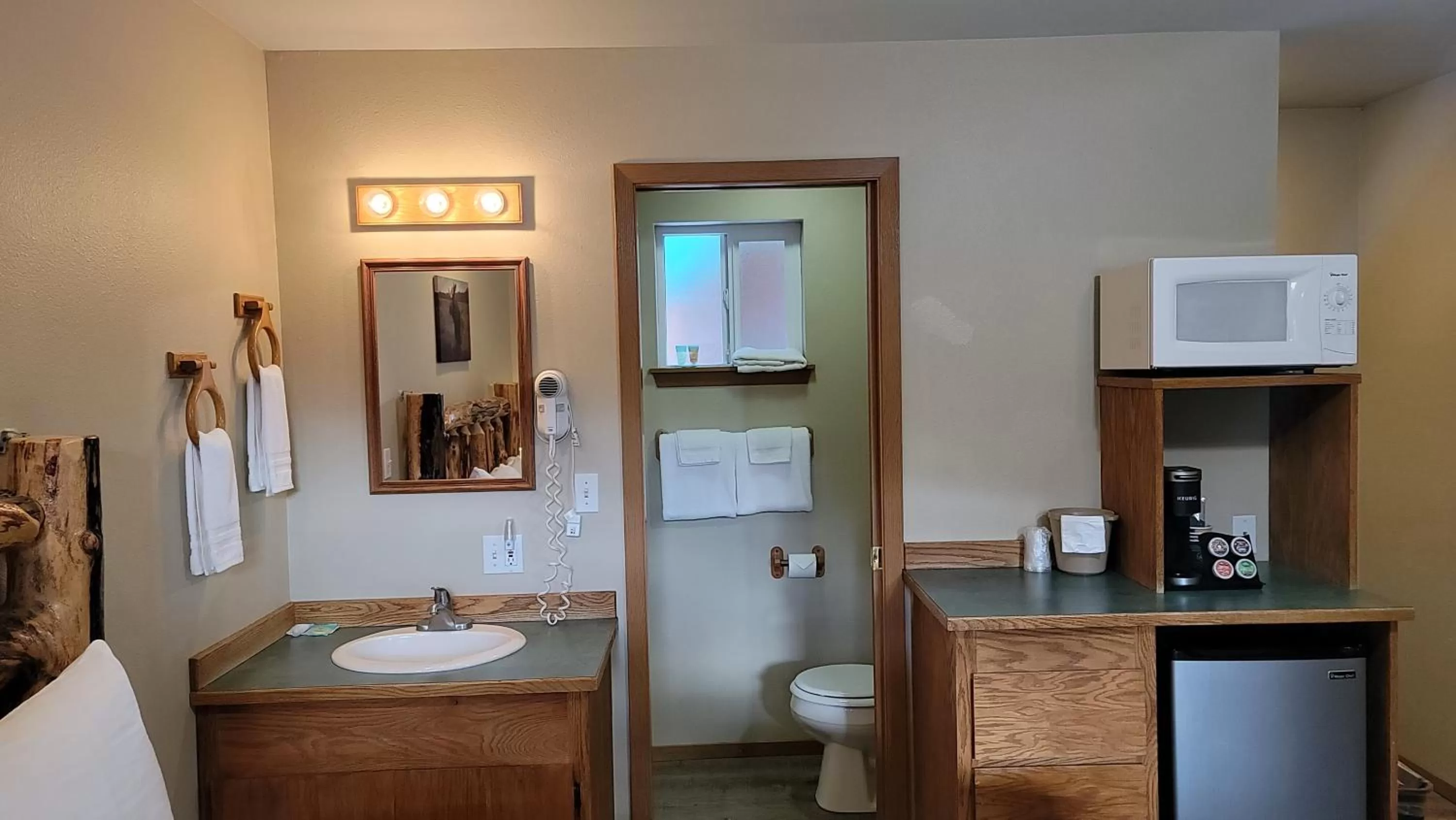 Riverfront Motel & Cabins