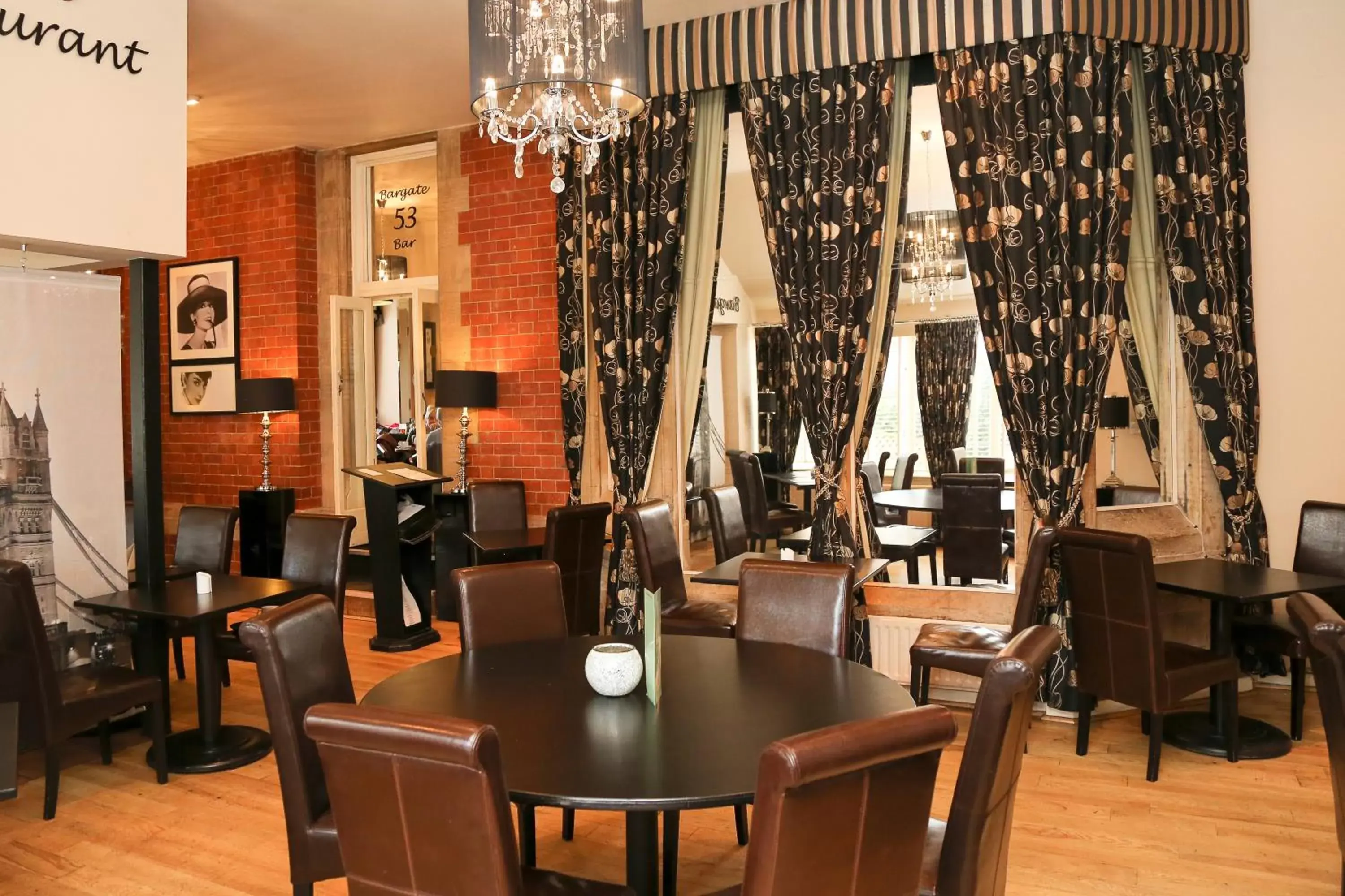 Restaurant/Places to Eat in Millfields Hotel