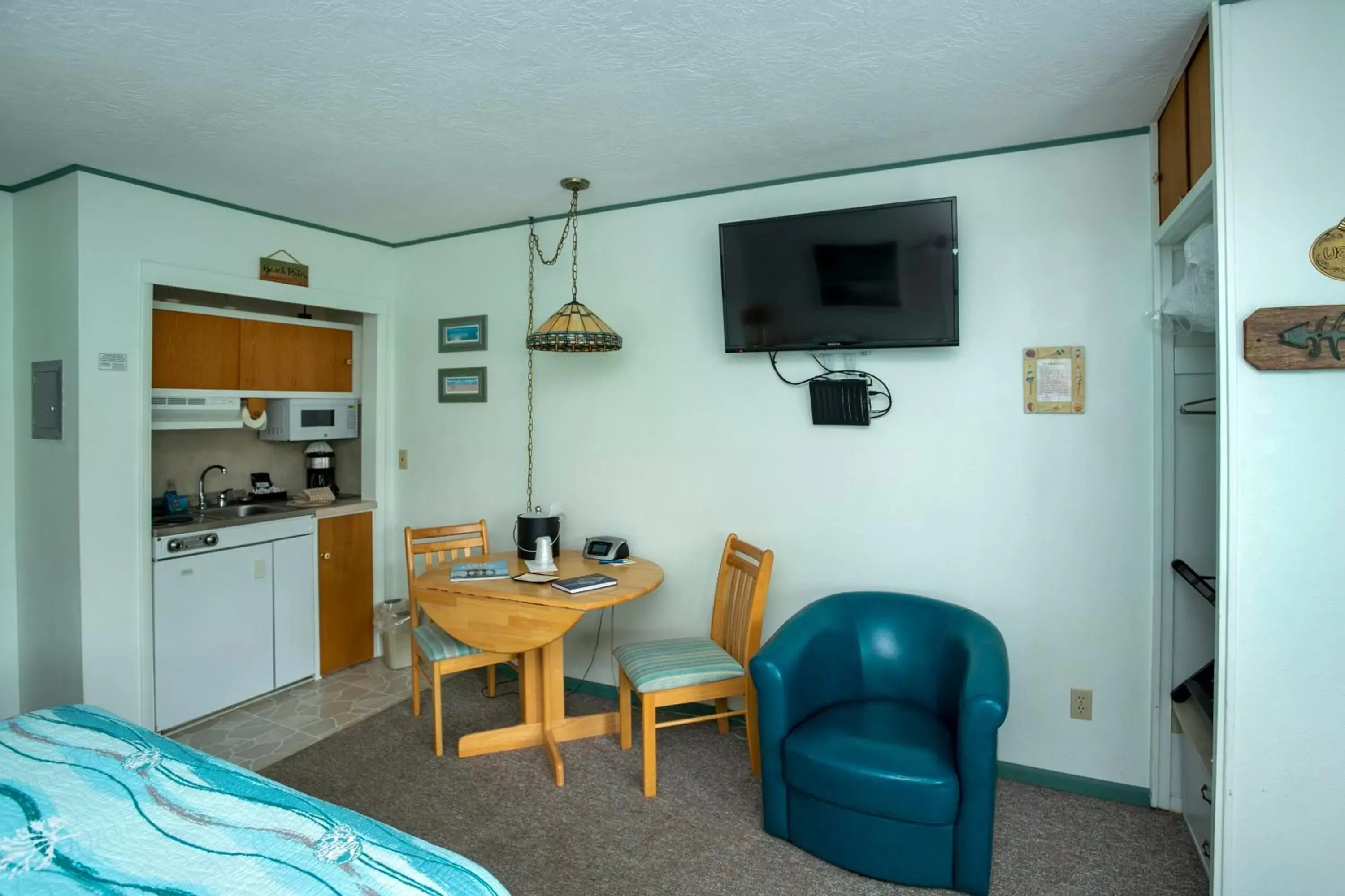 Seating Area in Lanai at the Cove