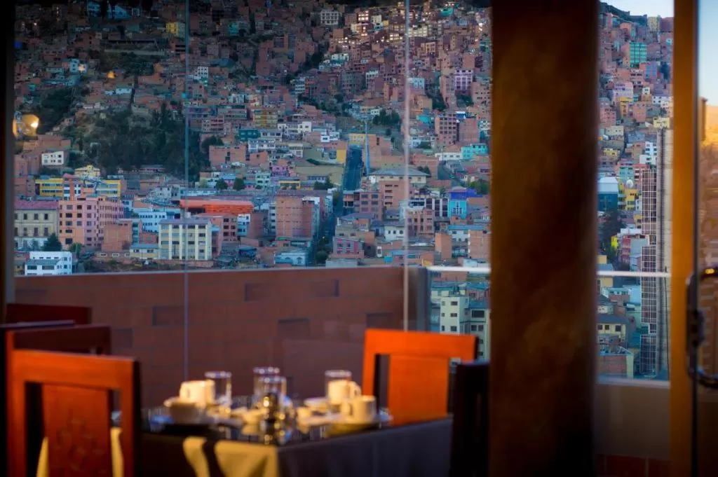 Restaurant/places to eat in Qantu Hotel