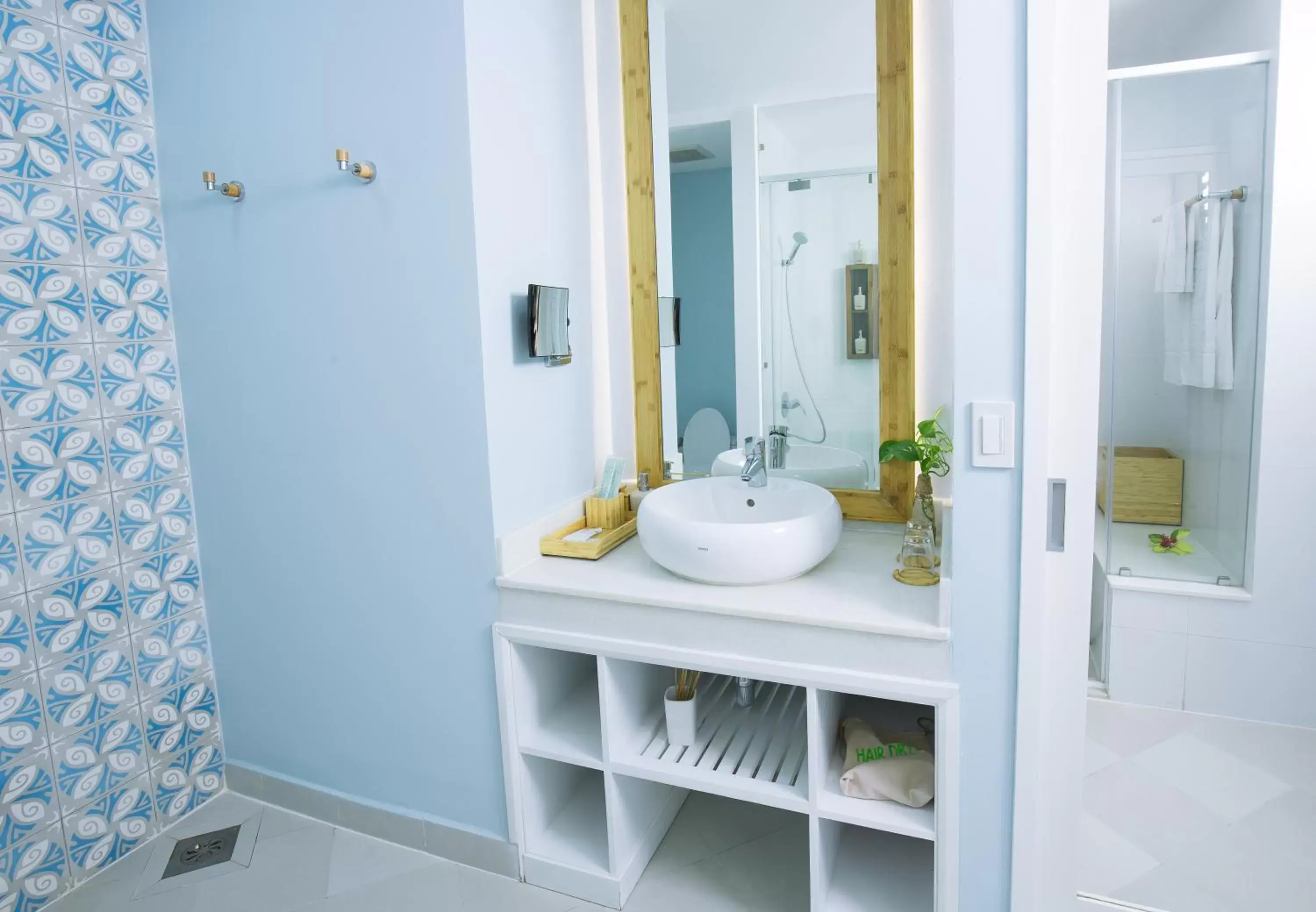 Shower, Bathroom in The Cliff Resort & Residences