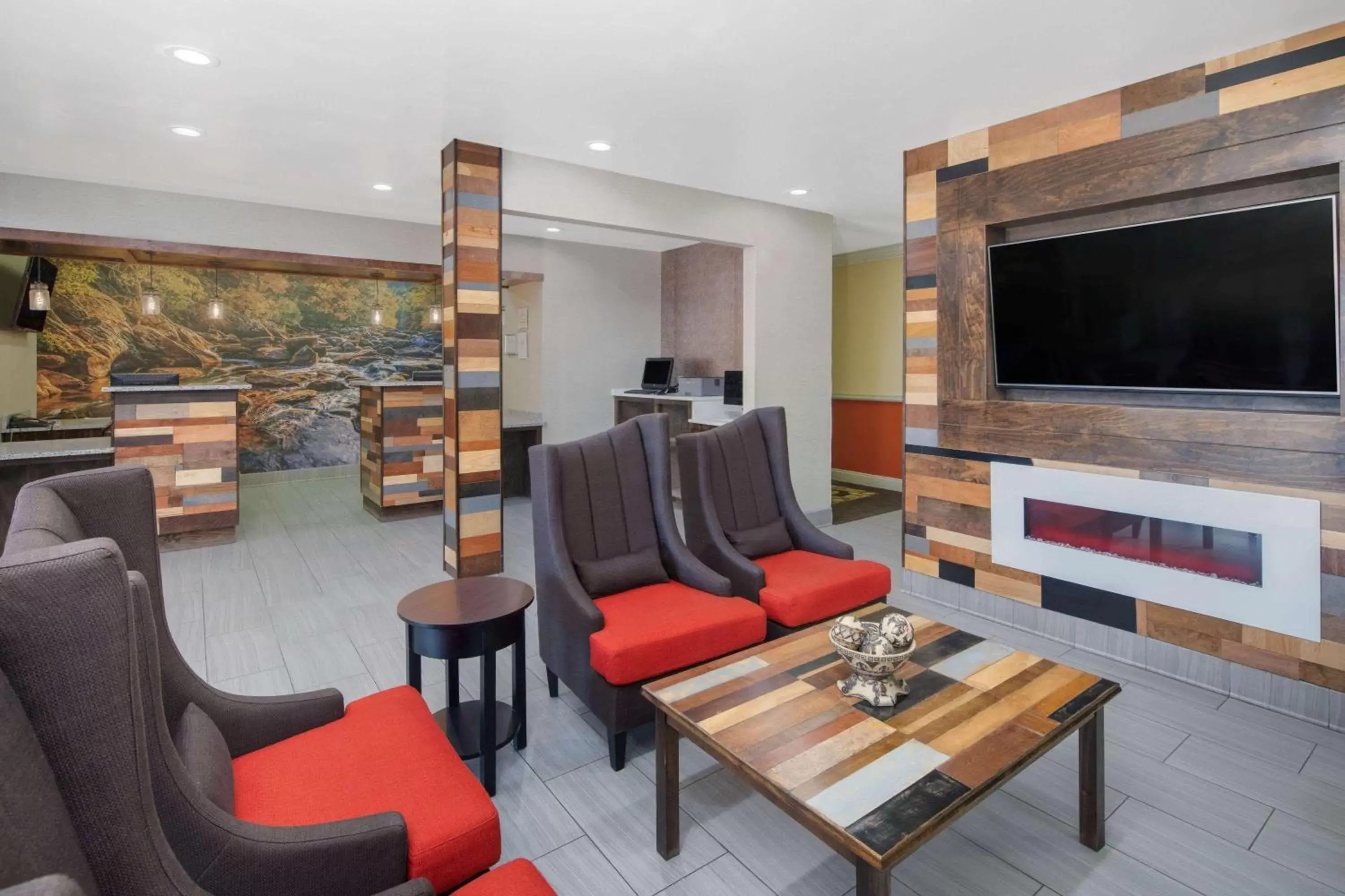 Lobby or reception, Seating Area in La Quinta Inn by Wyndham Calhoun South I-75