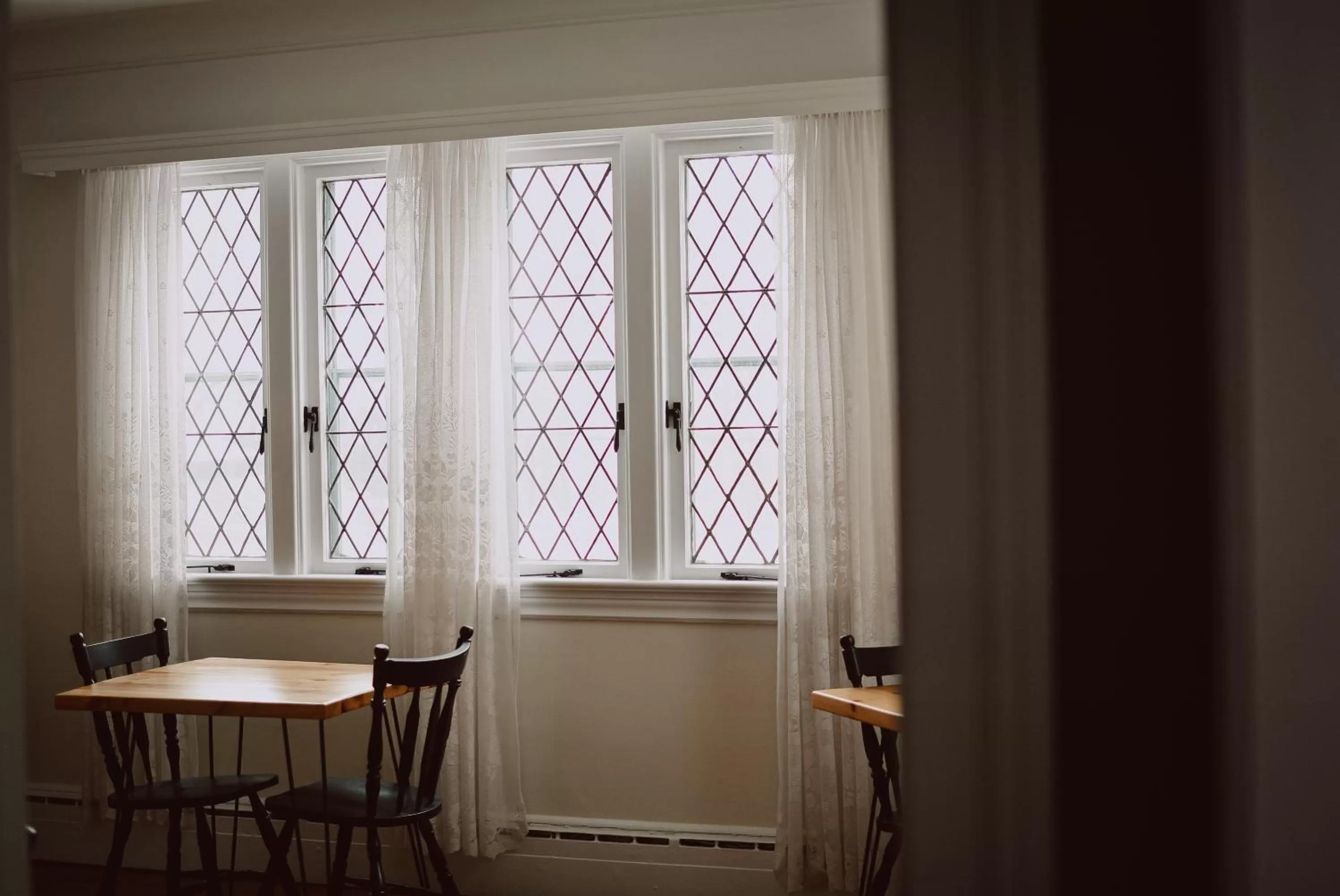 Hill Road Manor Bed & Breakfast