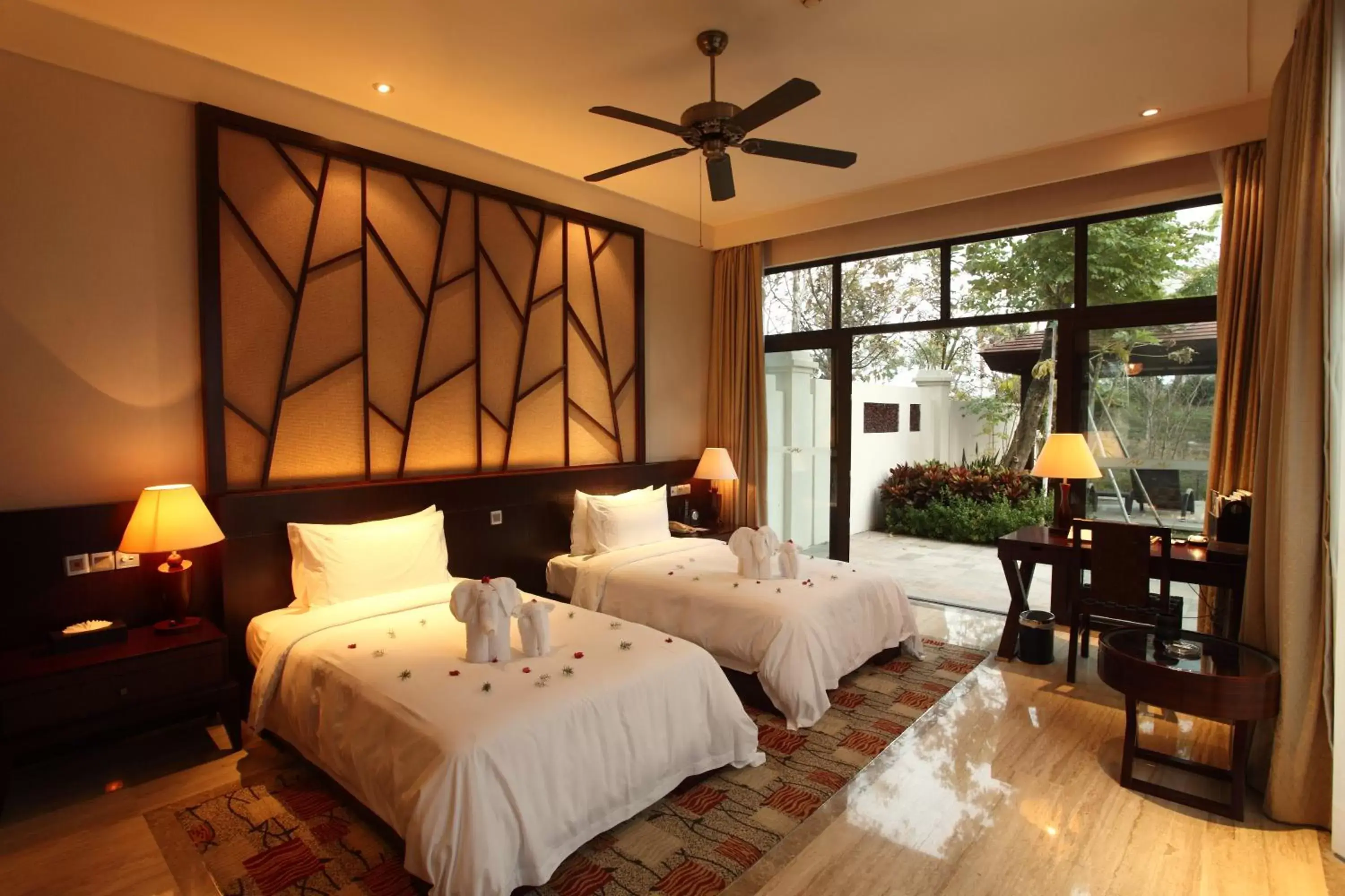 Bedroom, Bed in Grand Metropark Villa Resort Sanya Yalong Bay