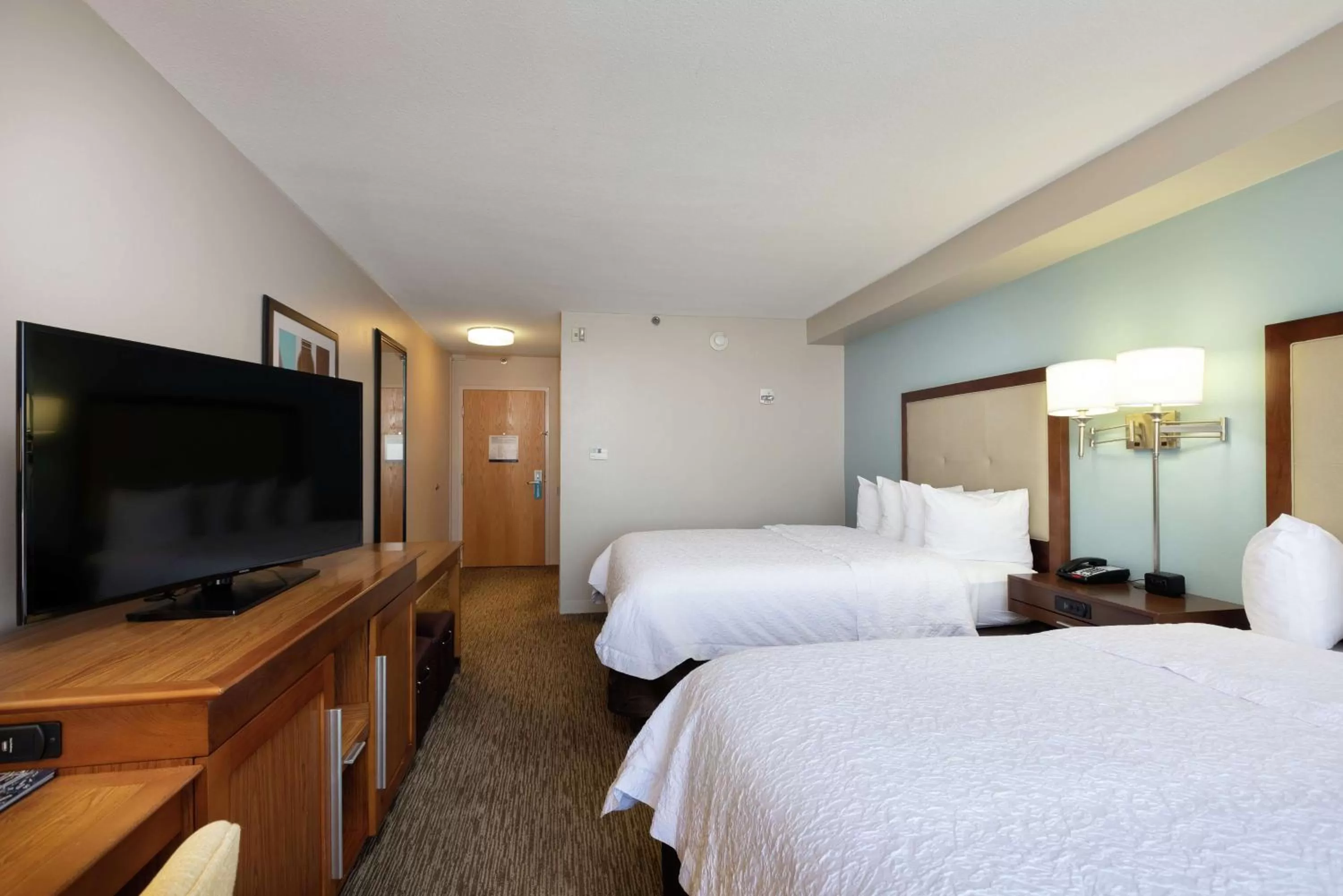 Bedroom, Bed in Hampton Inn & Suites-Austin Airport