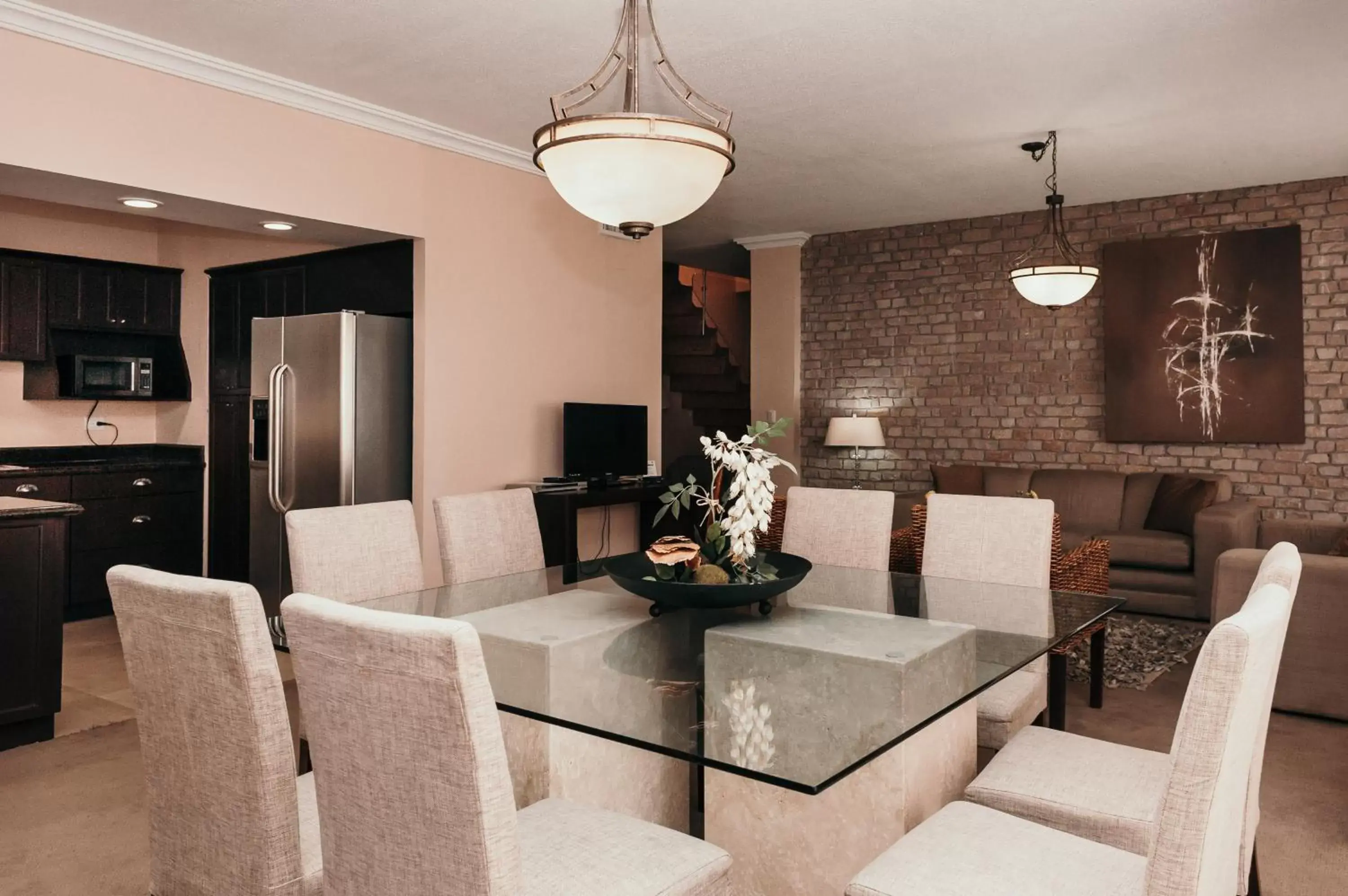 Living room, Seating Area in Holiday Inn Durango, an IHG Hotel