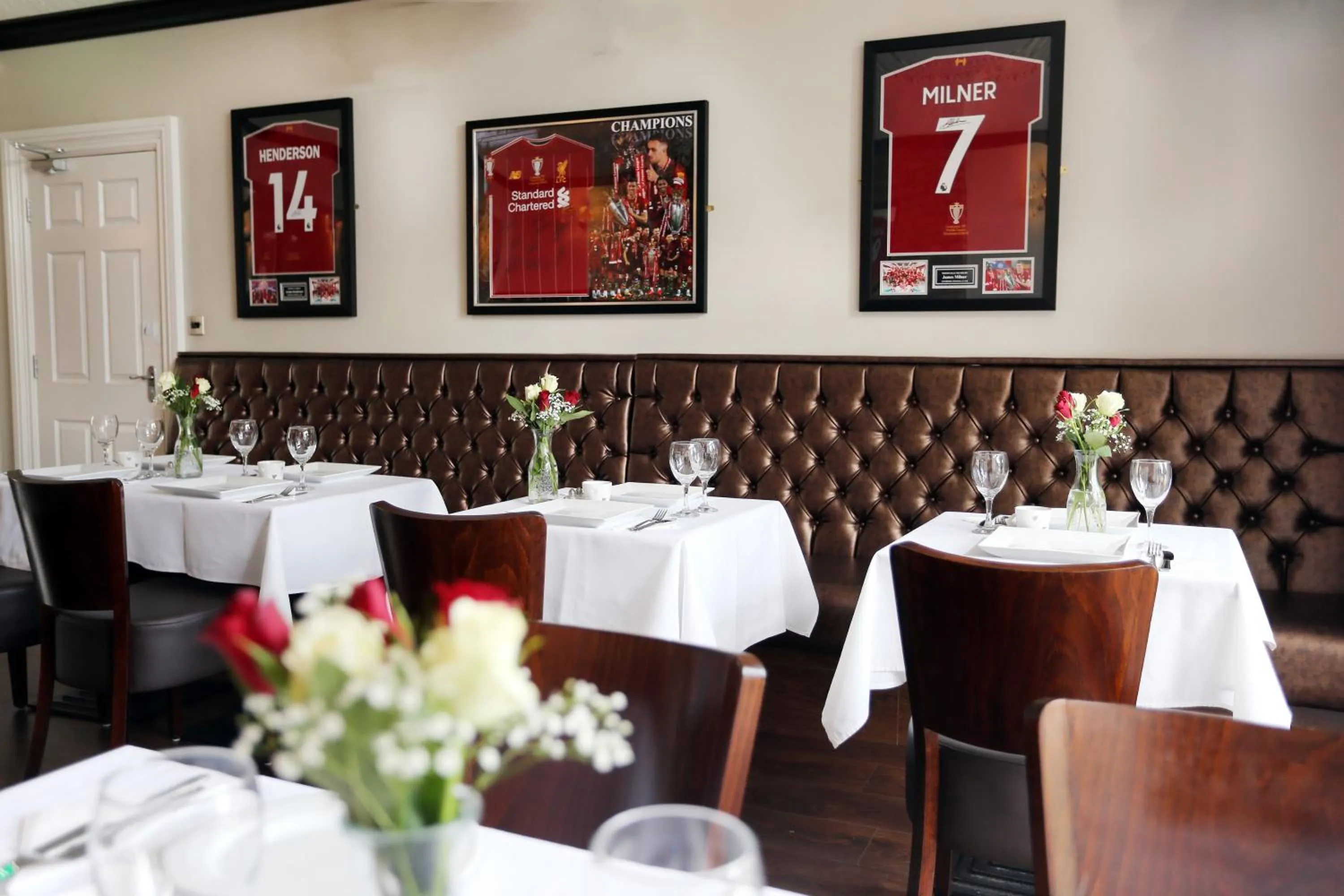 Restaurant/places to eat in Hotel Tia