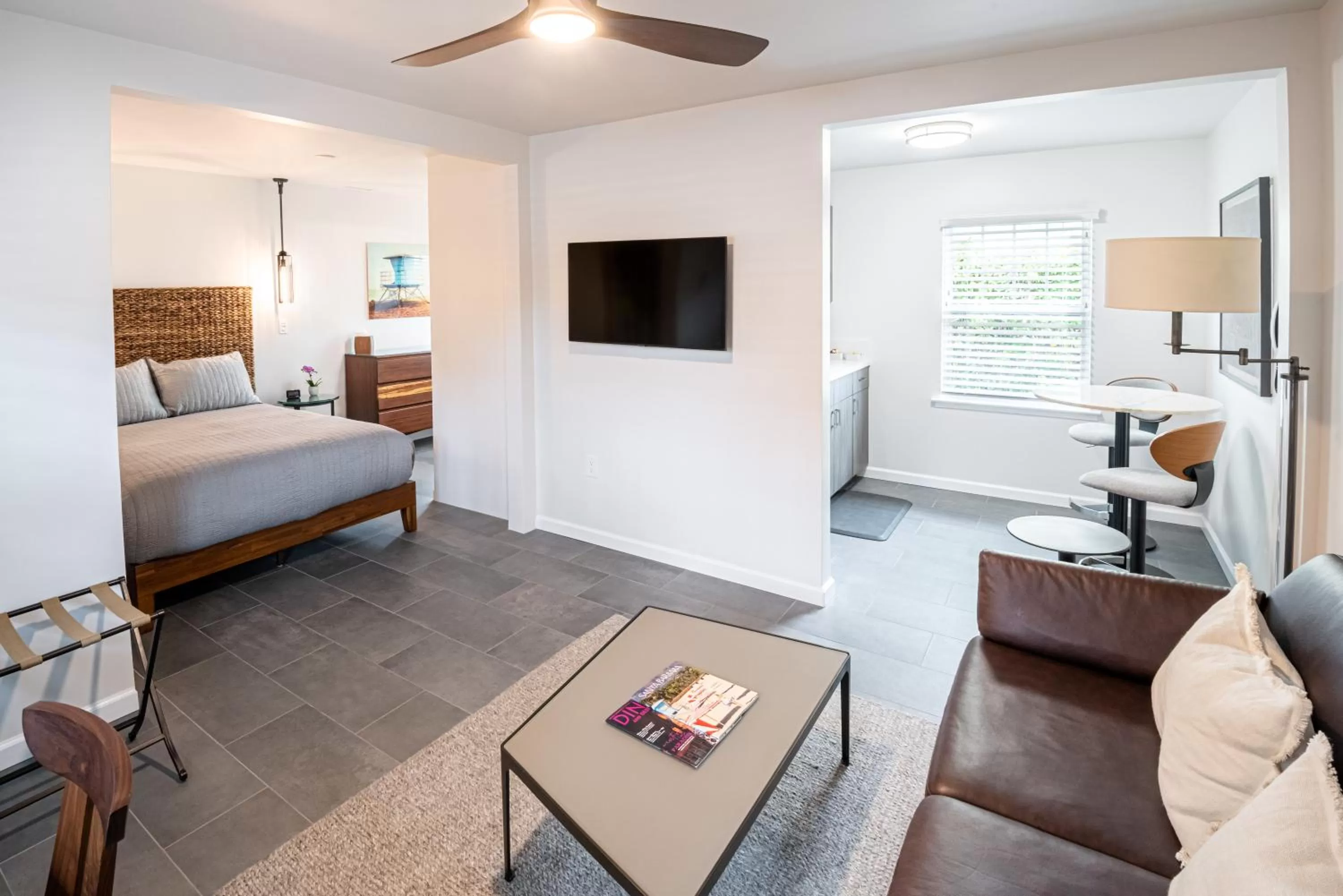 TV and multimedia, Bed in Harbor House Inn