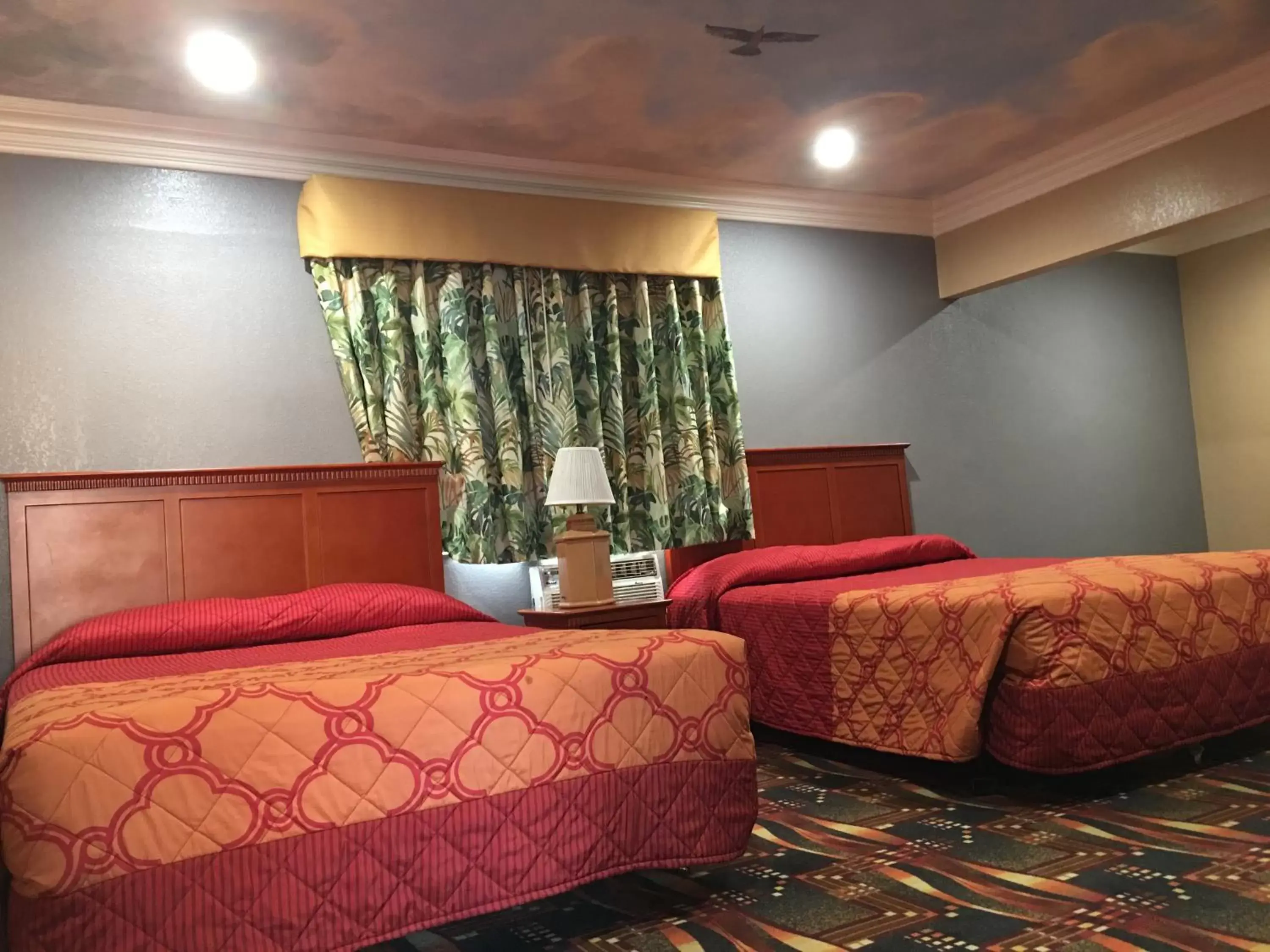 Bed in Budget Inn LAX-Lawndale Bed in Budget Inn LAX-Lawndale