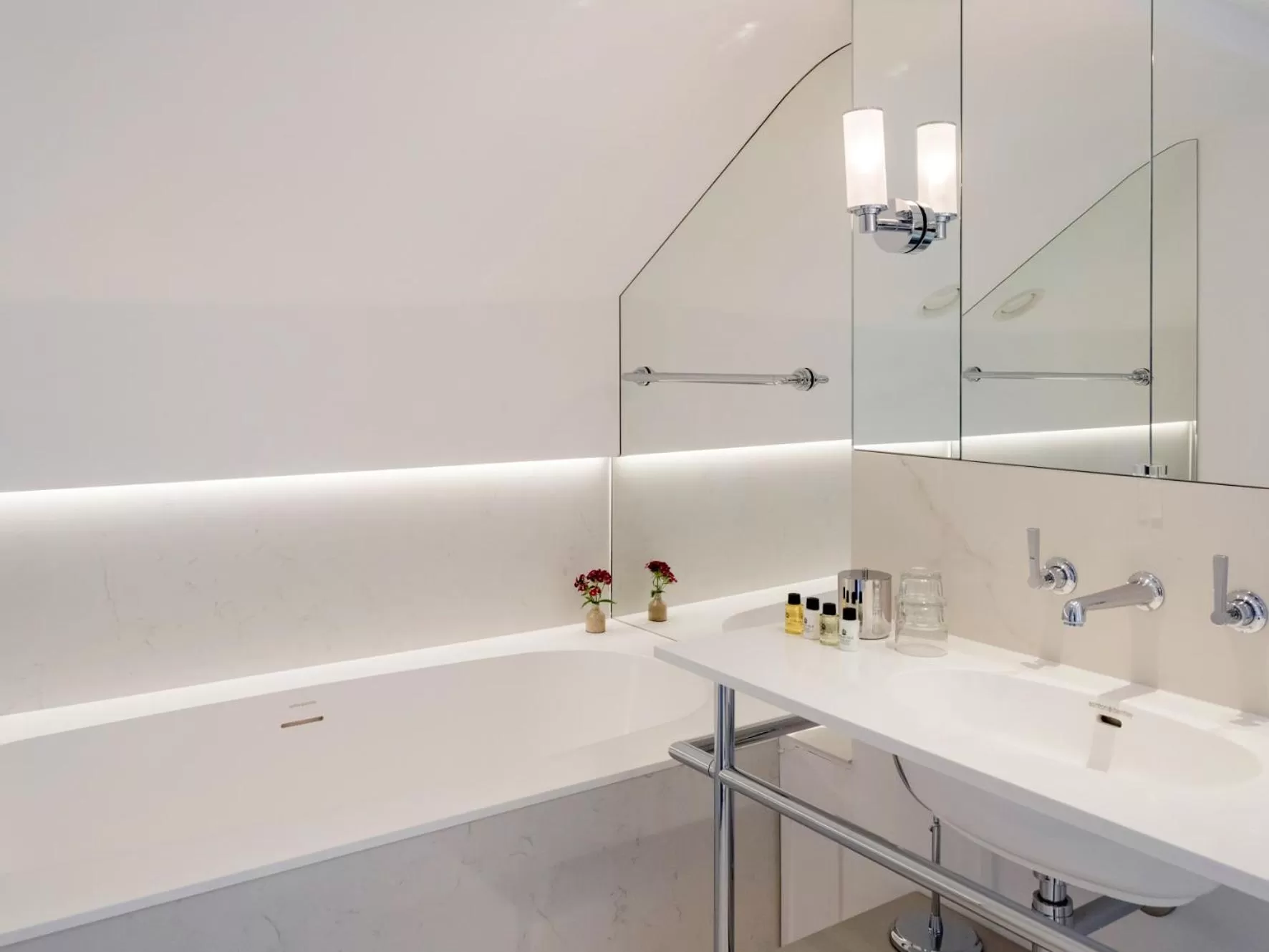 Bathroom in Old Bank Hotel