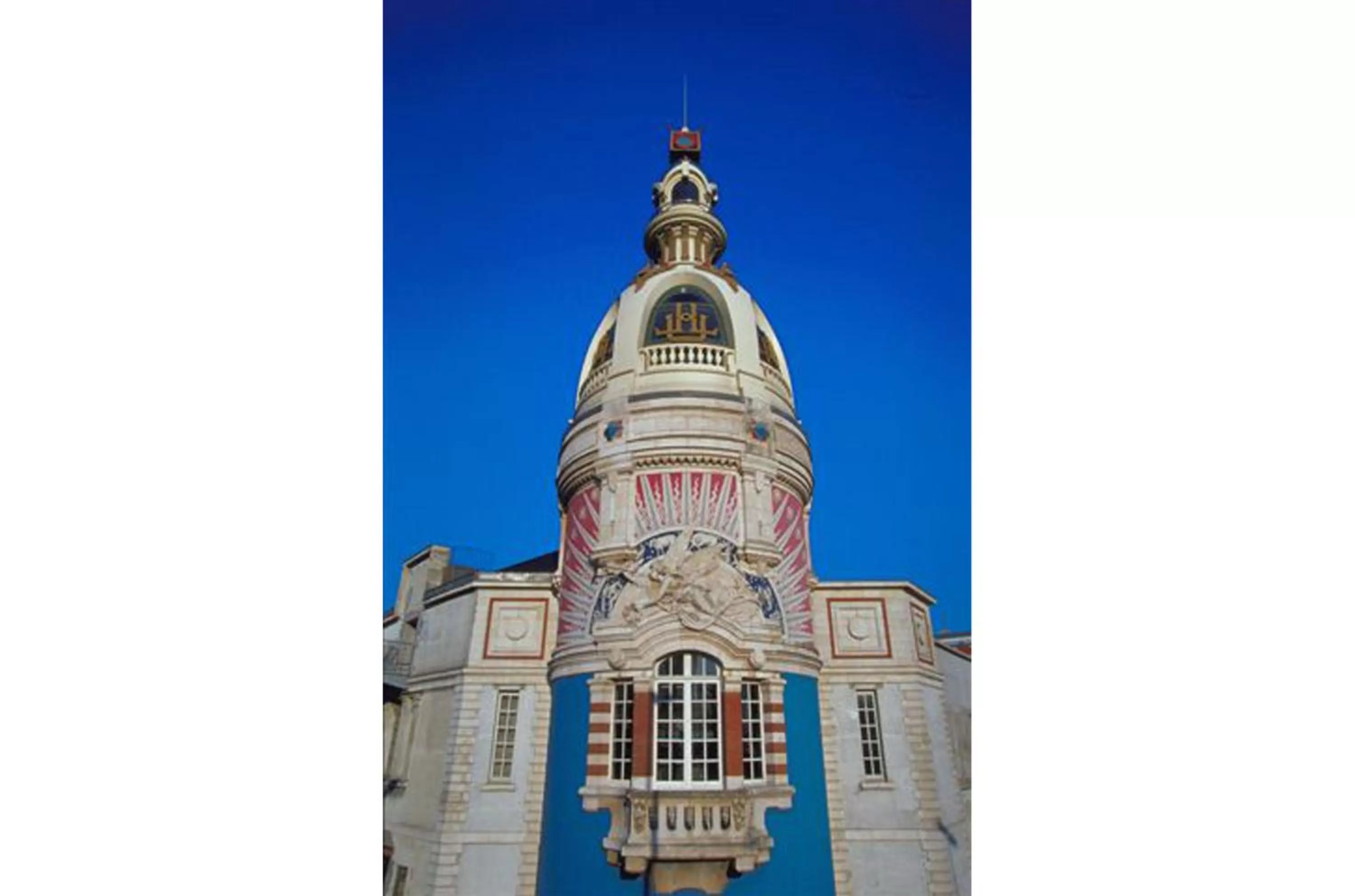 Nearby landmark in Hôtel La Pérouse