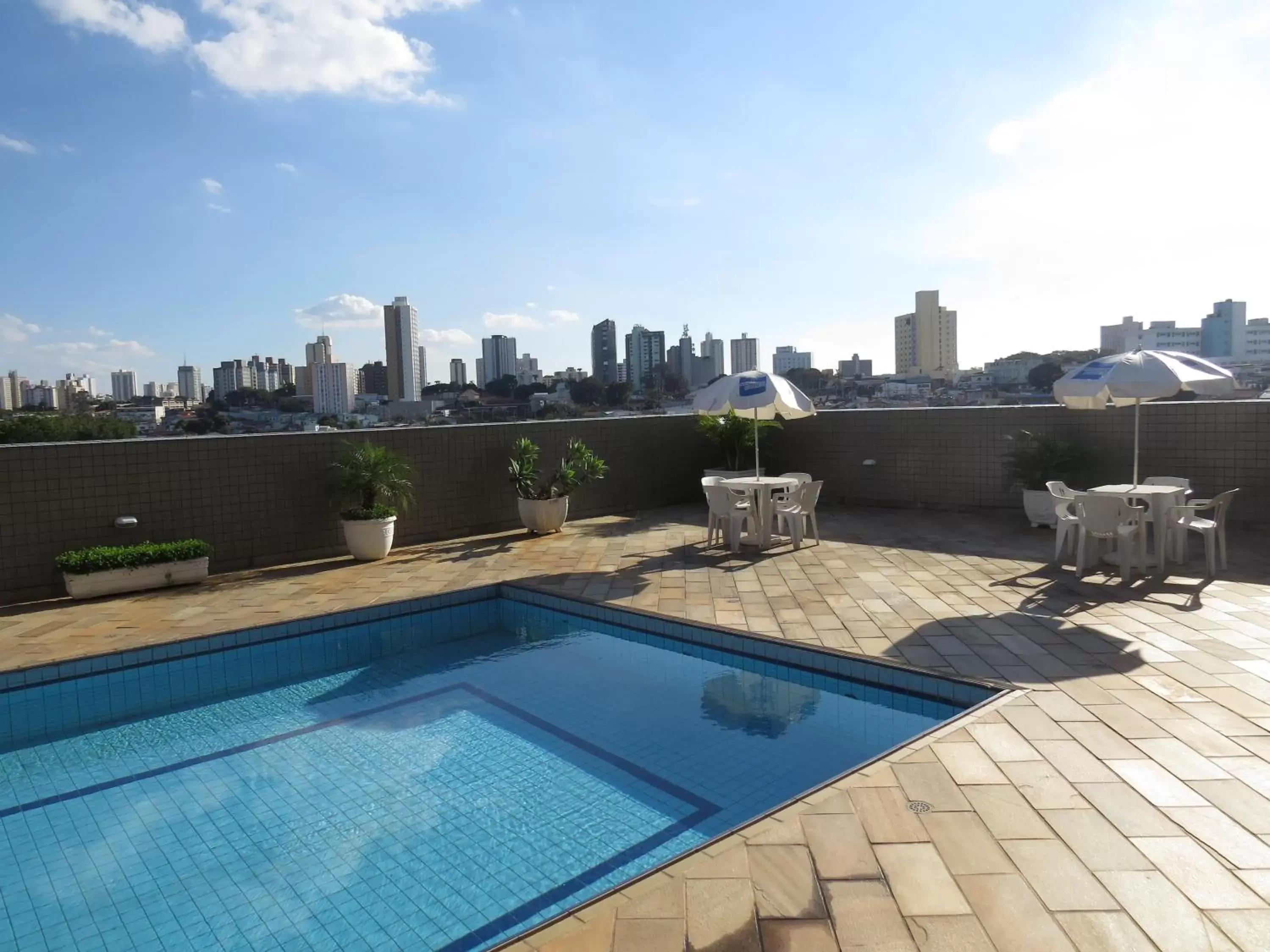 Swimming Pool in Carlton Plaza São José dos Campos