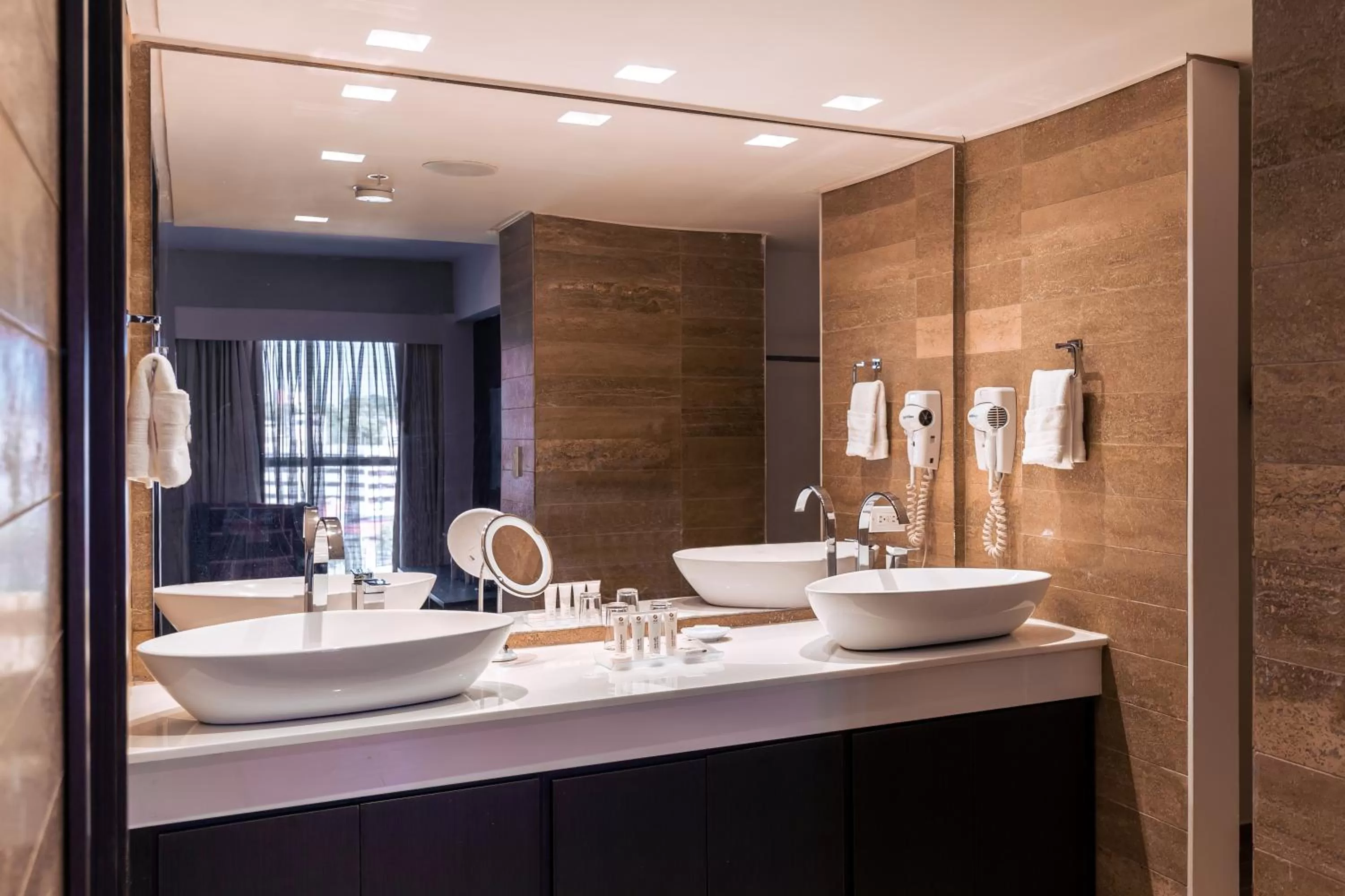 Bathroom in Exe Oriental Panamá