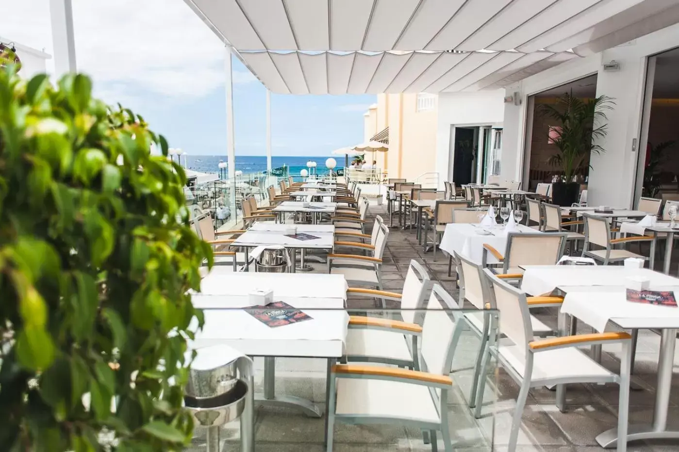 Restaurant/places to eat in Lagos de Fañabé Beach Resort Restaurant/places to eat in Lagos de Fañabé Beach Resort