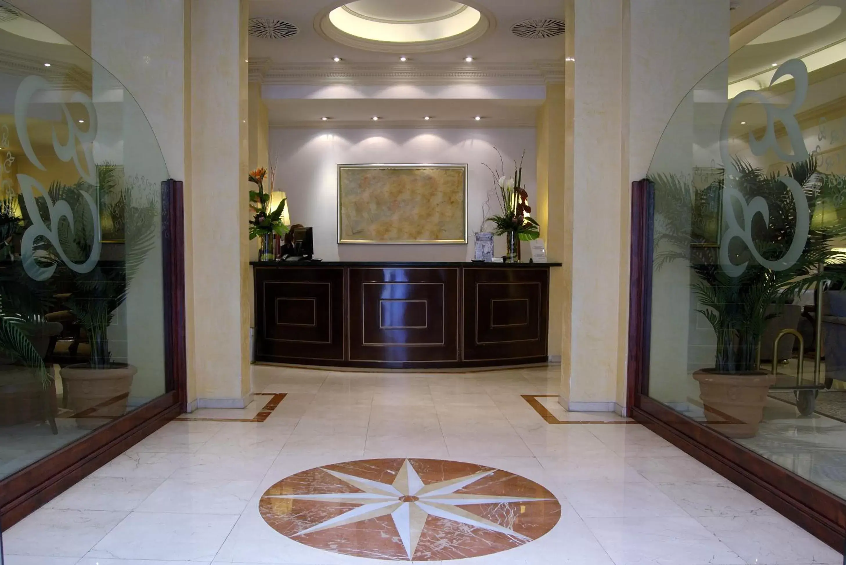 Facade/entrance, Lobby/Reception in Hotel Roger de Llúria