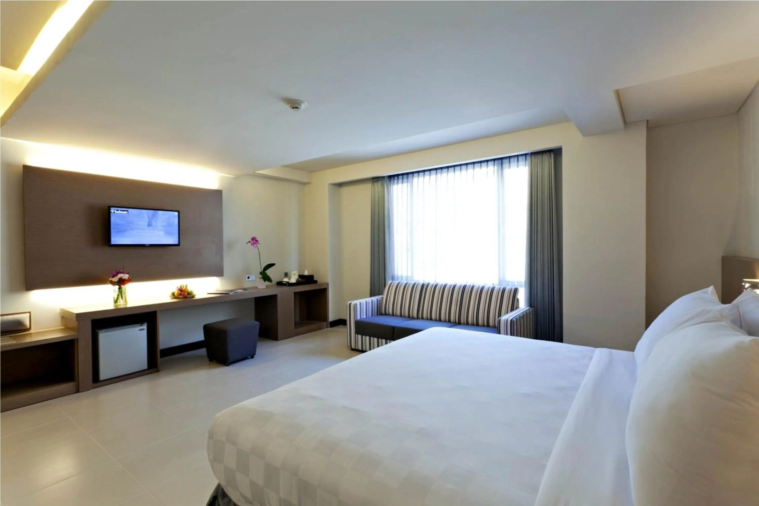 Bedroom, Bed in Euphoria Hotel
