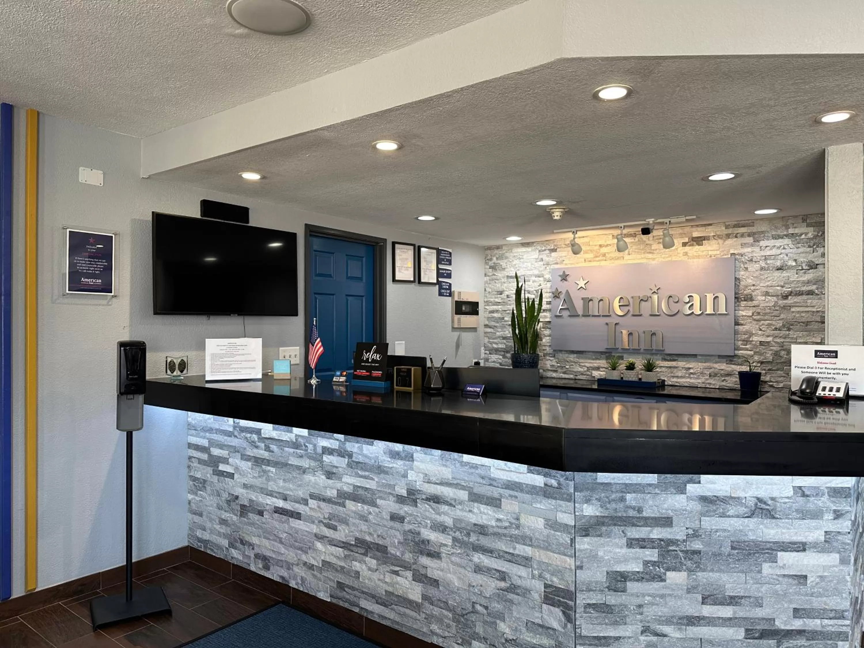 Property building in American Inn Cedar Rapids South