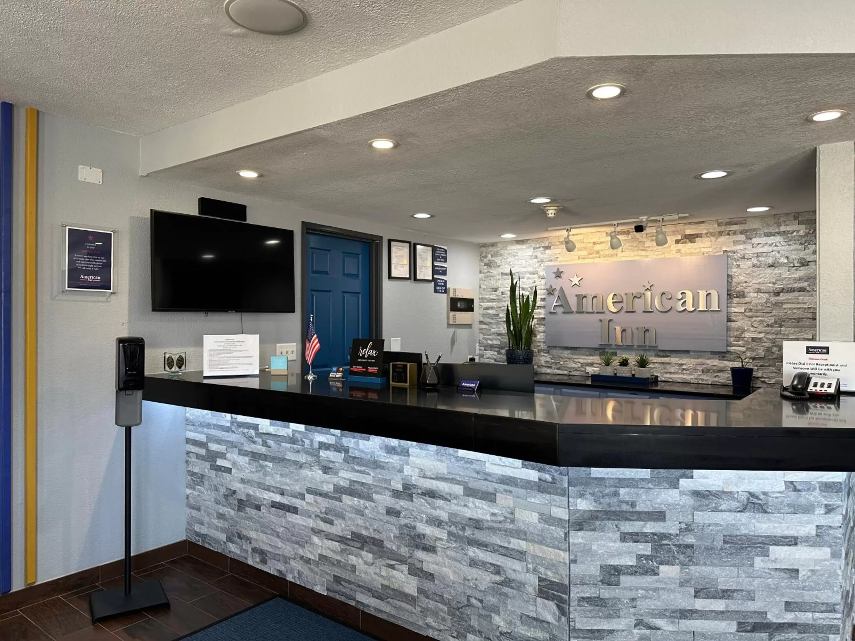 Property building in American Inn Cedar Rapids South Property building in American Inn Cedar Rapids South