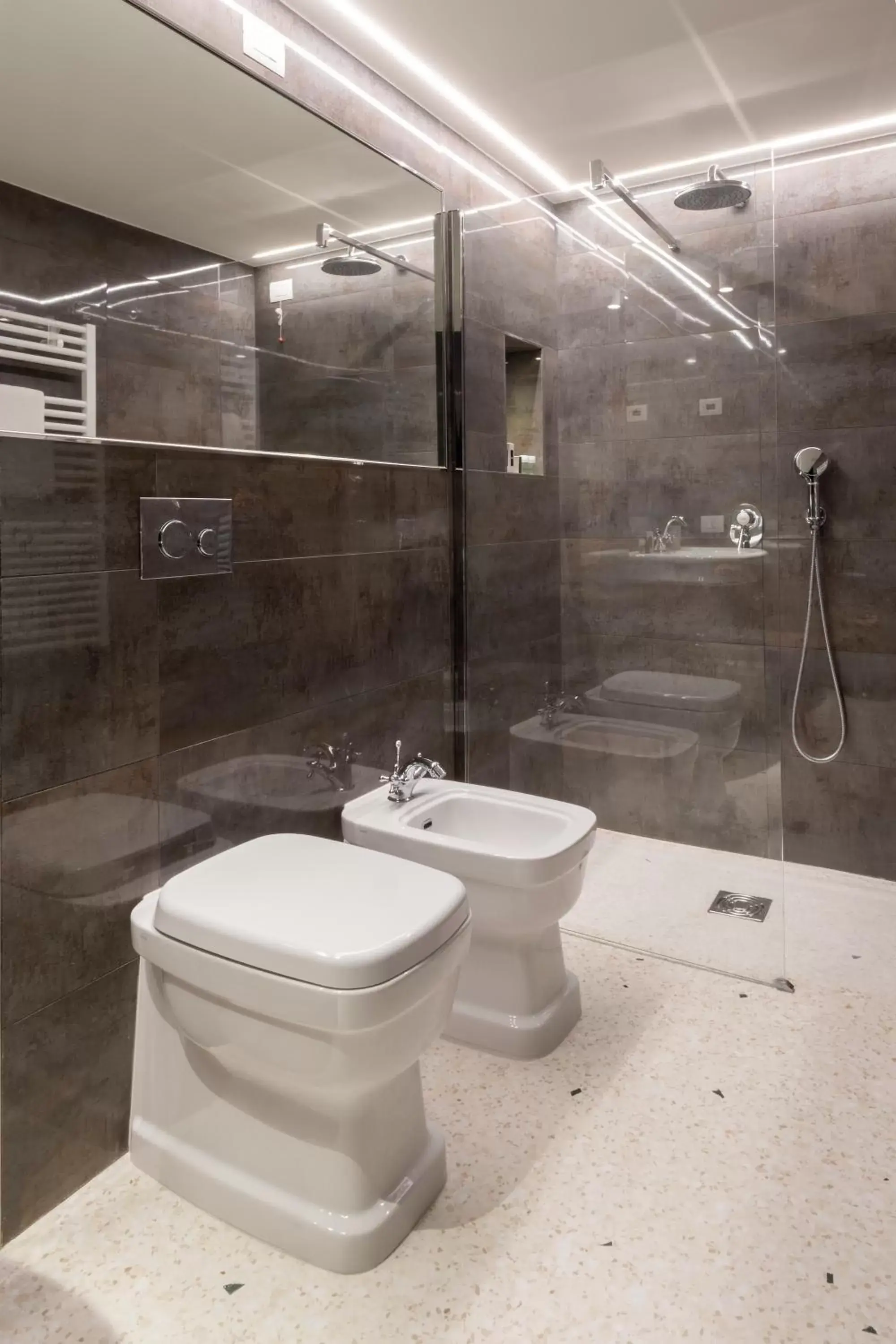 Shower, Bathroom in Residence Poli Venezia