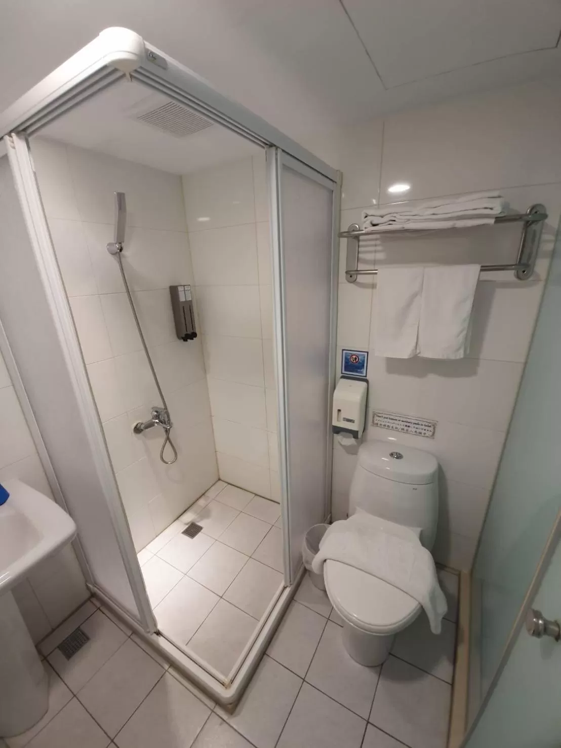 Bathroom in Funny Ximen Hotel