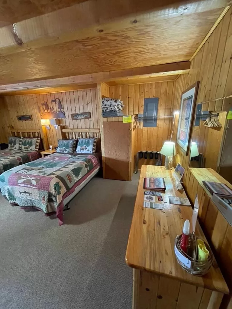 Bed in Sportsman Lodge Melrose MT