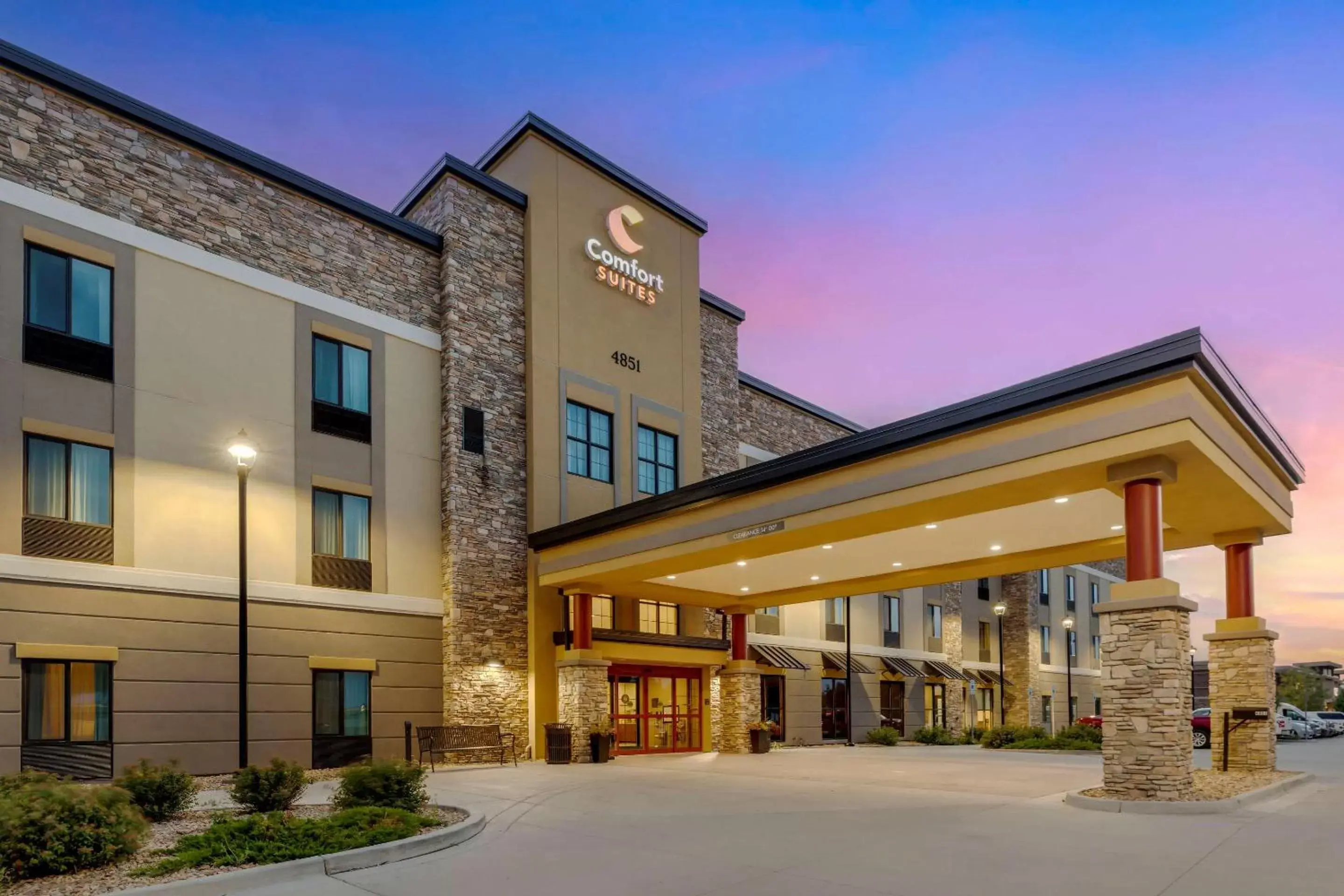 Swimming pool, Property Building in Comfort Suites Loveland
