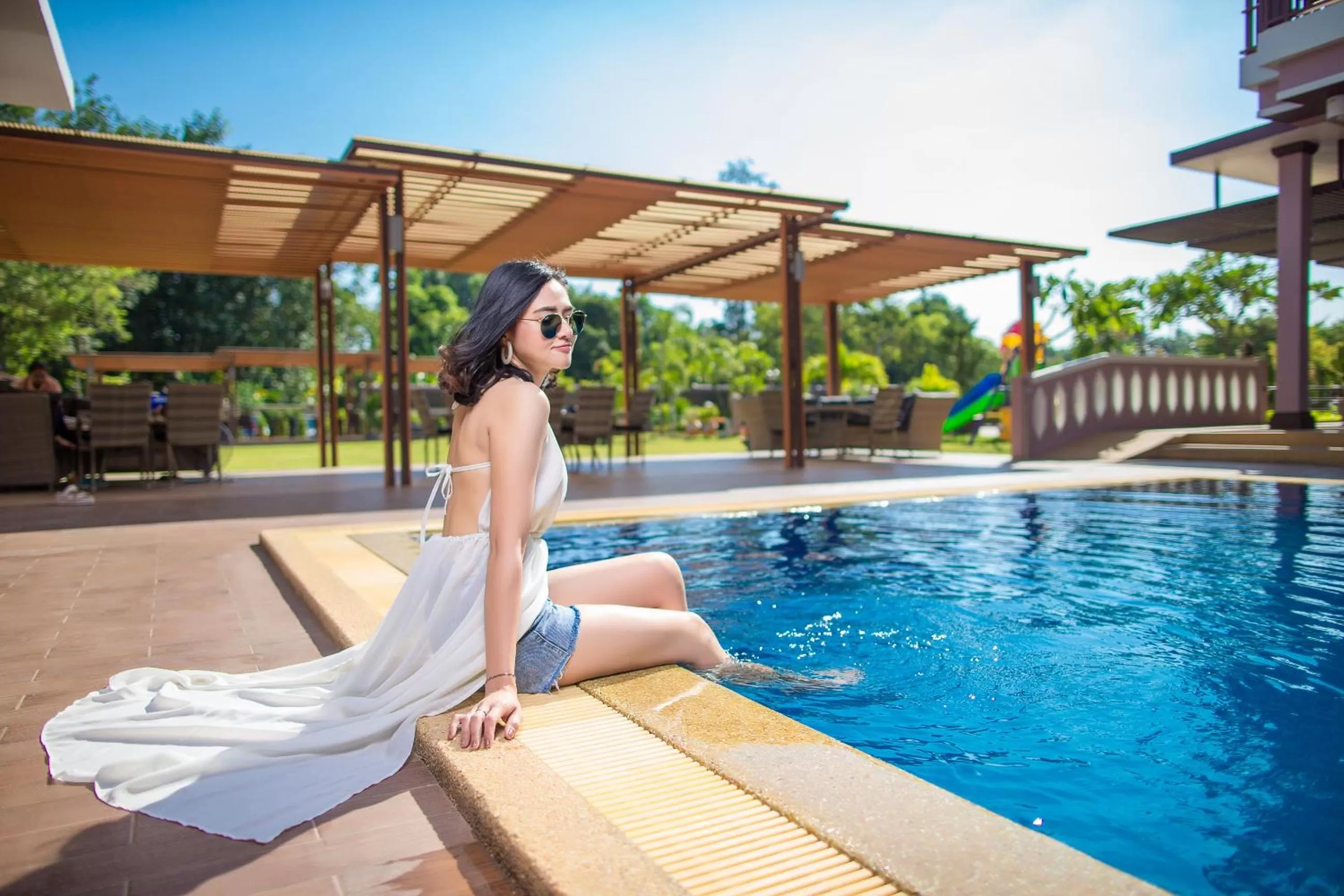 Swimming pool in Phanomrungpuri Hotel Buriram