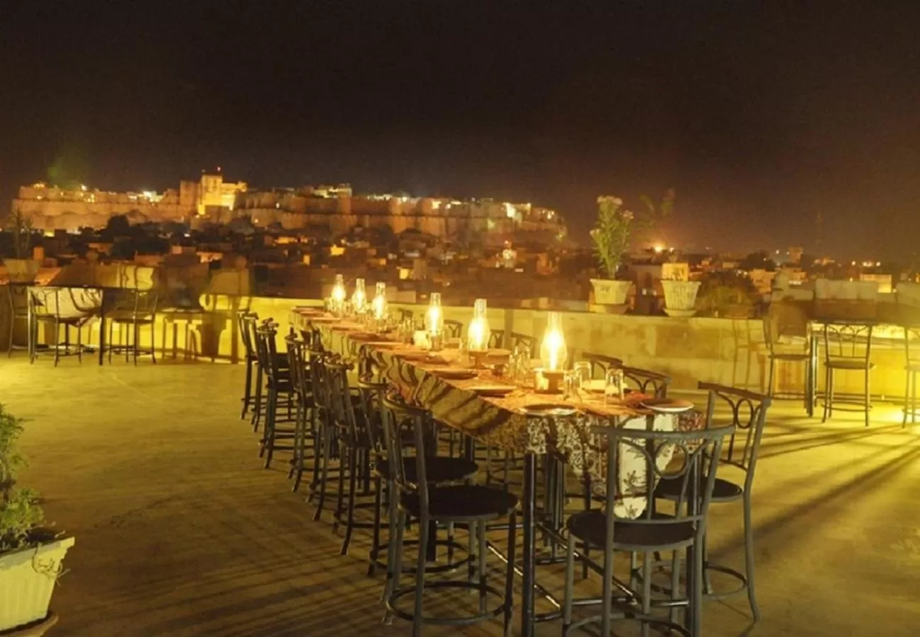 Restaurant/places to eat in Hotel Lal Garh Fort And Palace