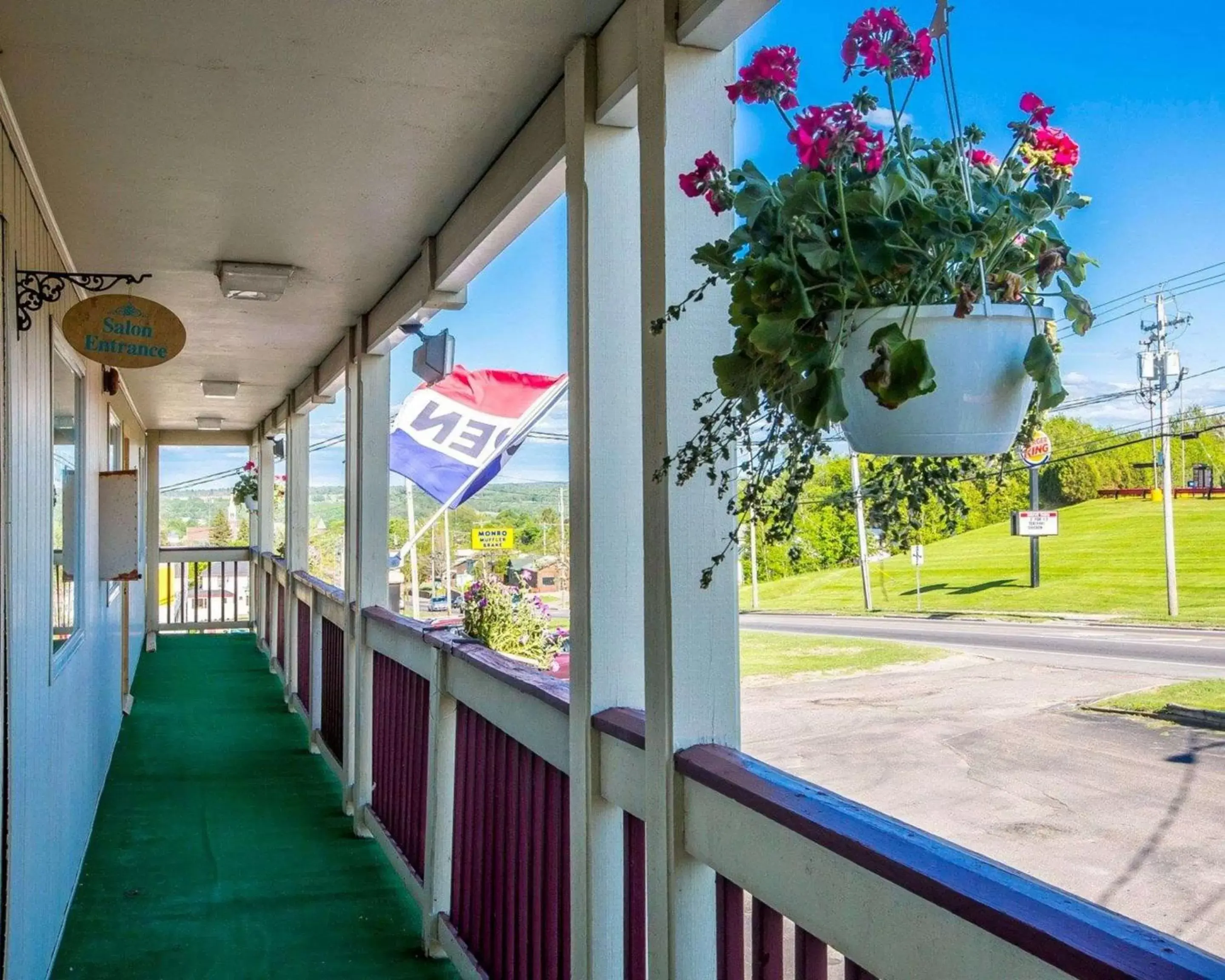 Property building in Malone Inn Property building in Malone Inn