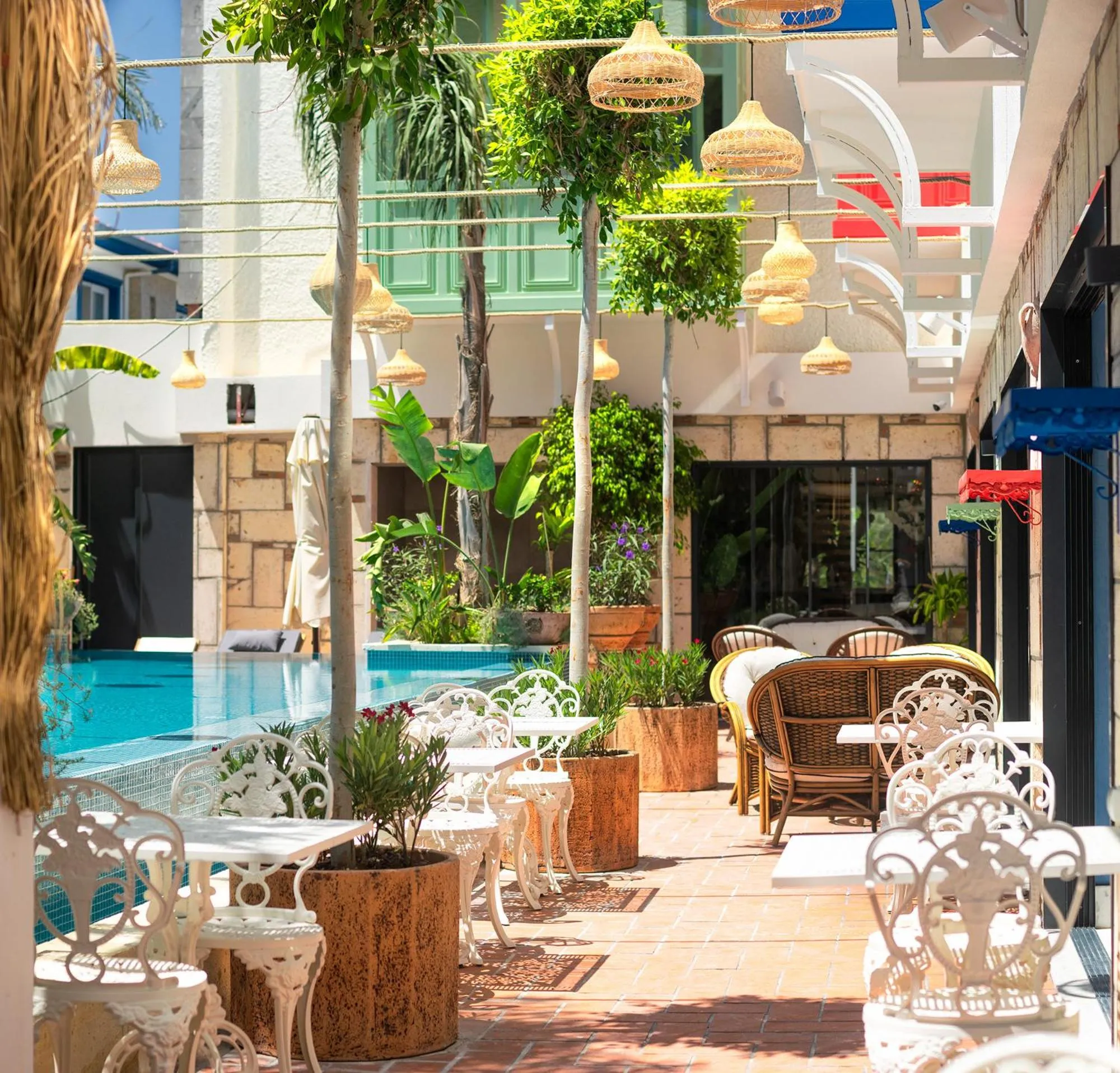 Swimming pool in TNR Otel & Spa