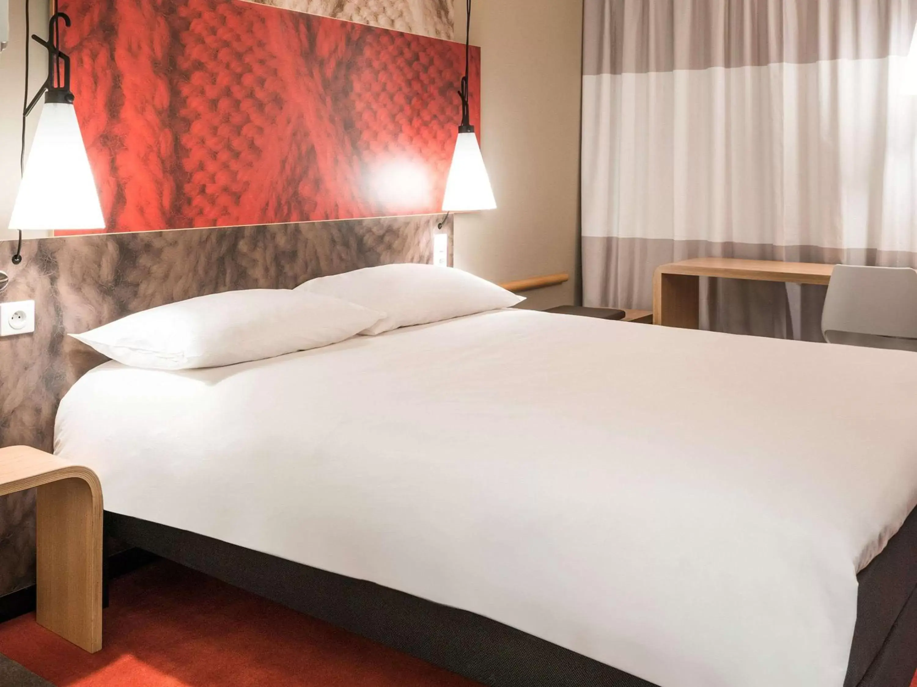 Bedroom, Bed in ibis Coventry Centre Bedroom, Bed in ibis Coventry Centre