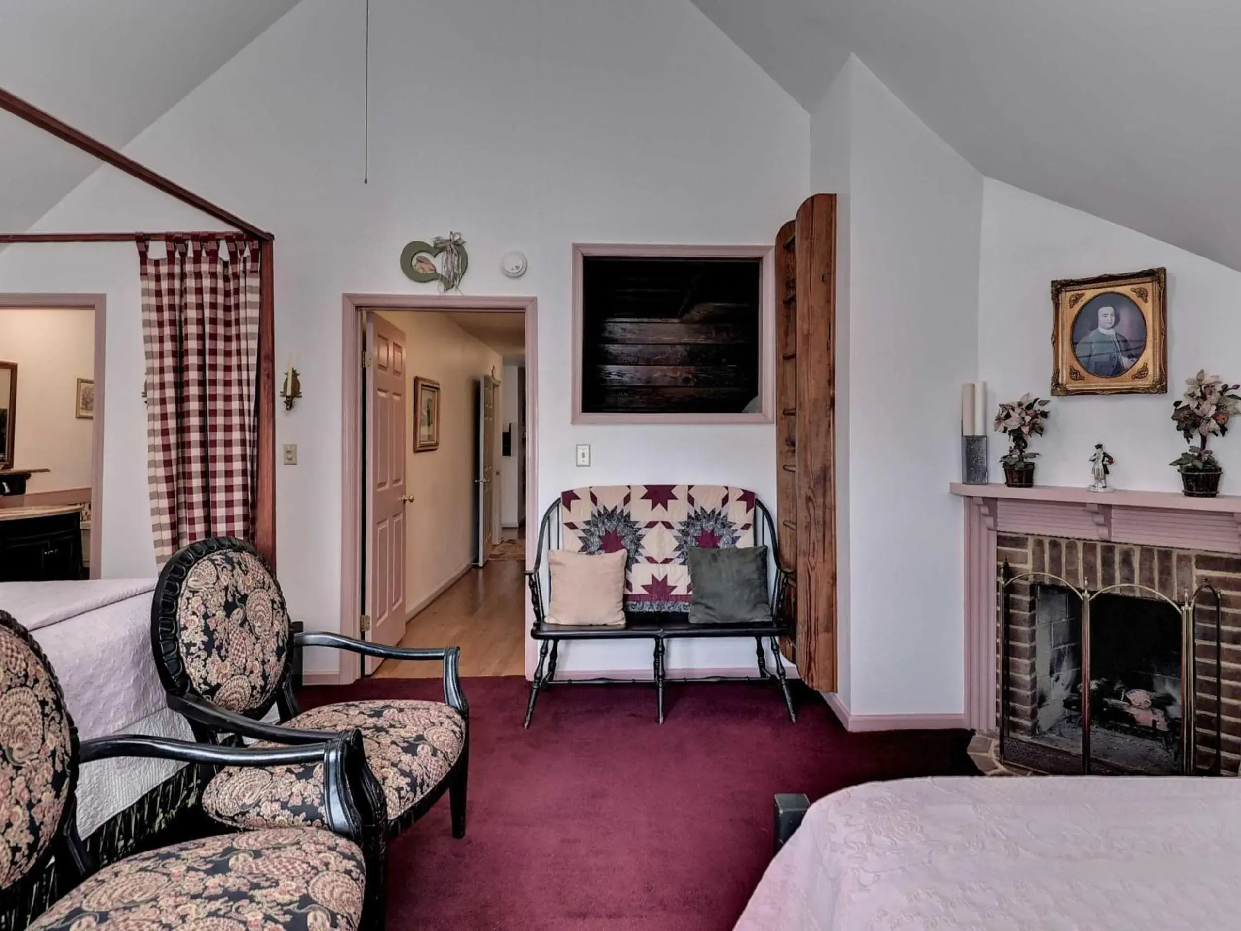 Bedroom, Seating Area in Aldrich House Bed & Breakfast