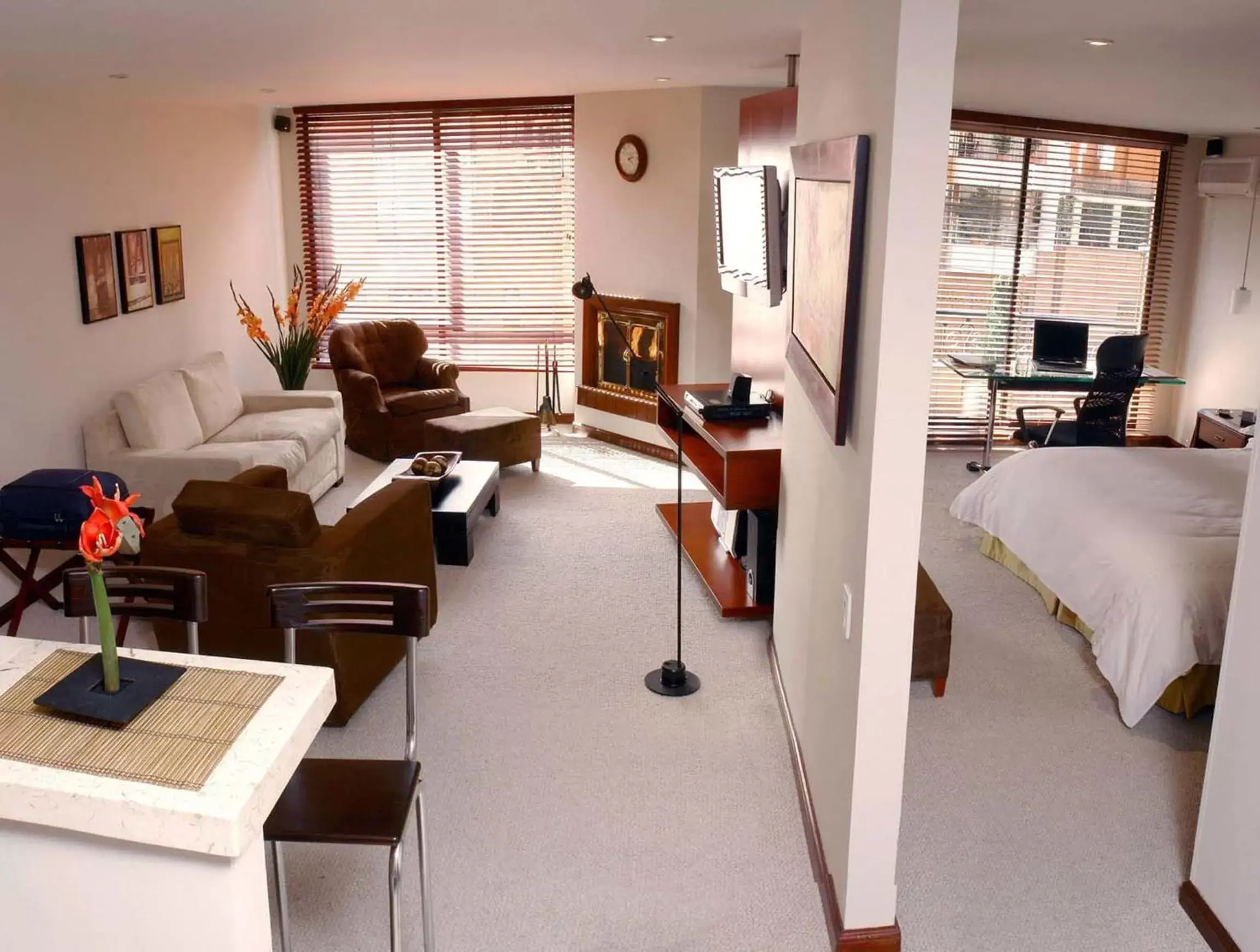 Photo of the whole room, Seating Area in Hotel 101 Park House