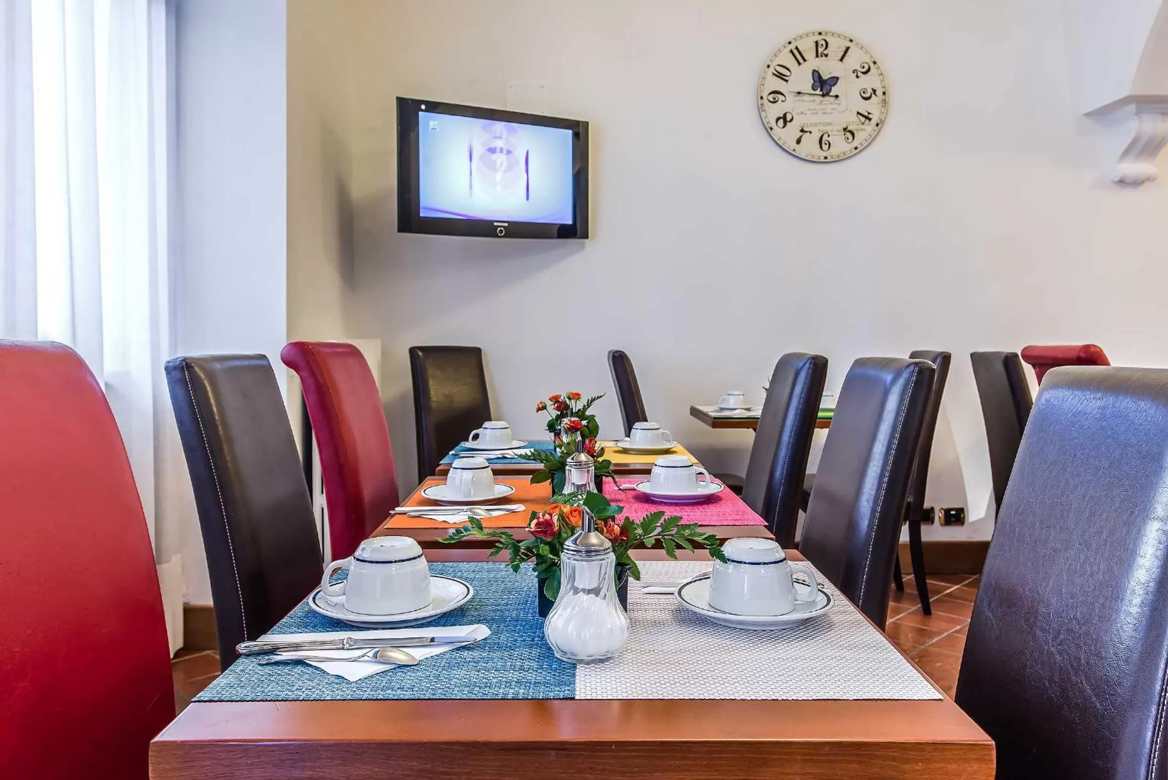 Restaurant/places to eat in Hotel Caracciolo