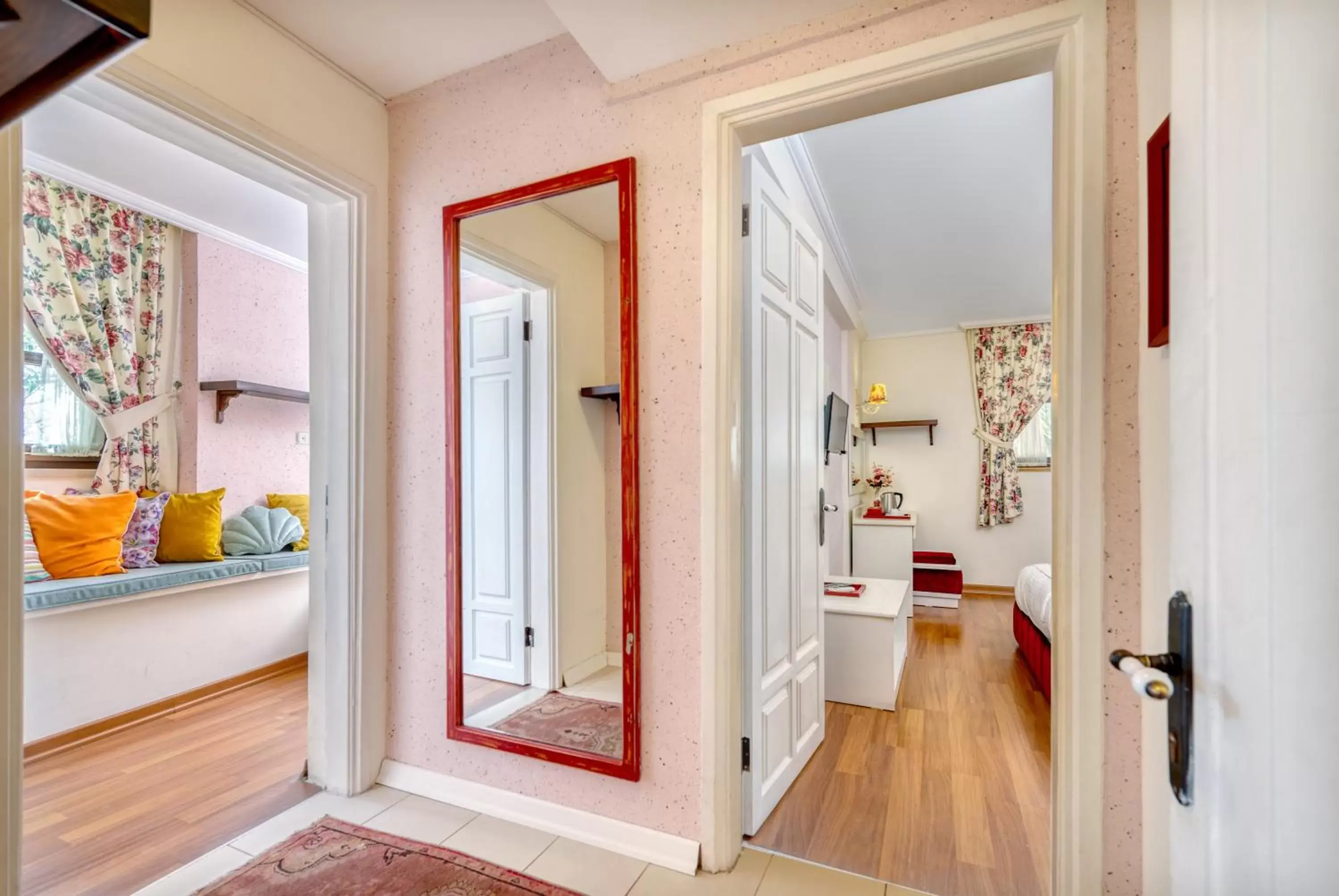 Living room, Bed in Adalya Port Hotel Living room, Bed in Adalya Port Hotel