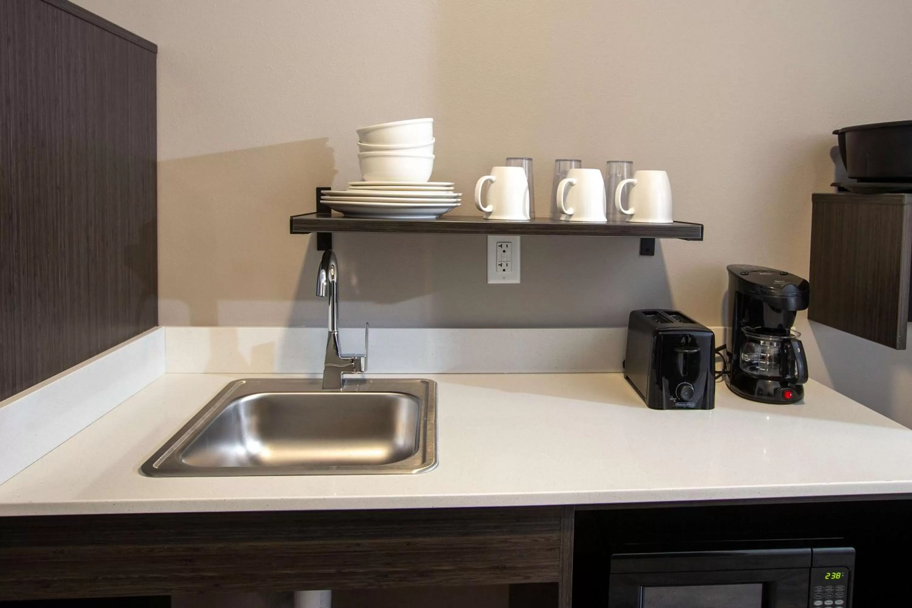 Kitchen or kitchenette in Studio 6 North Platte, NE - East