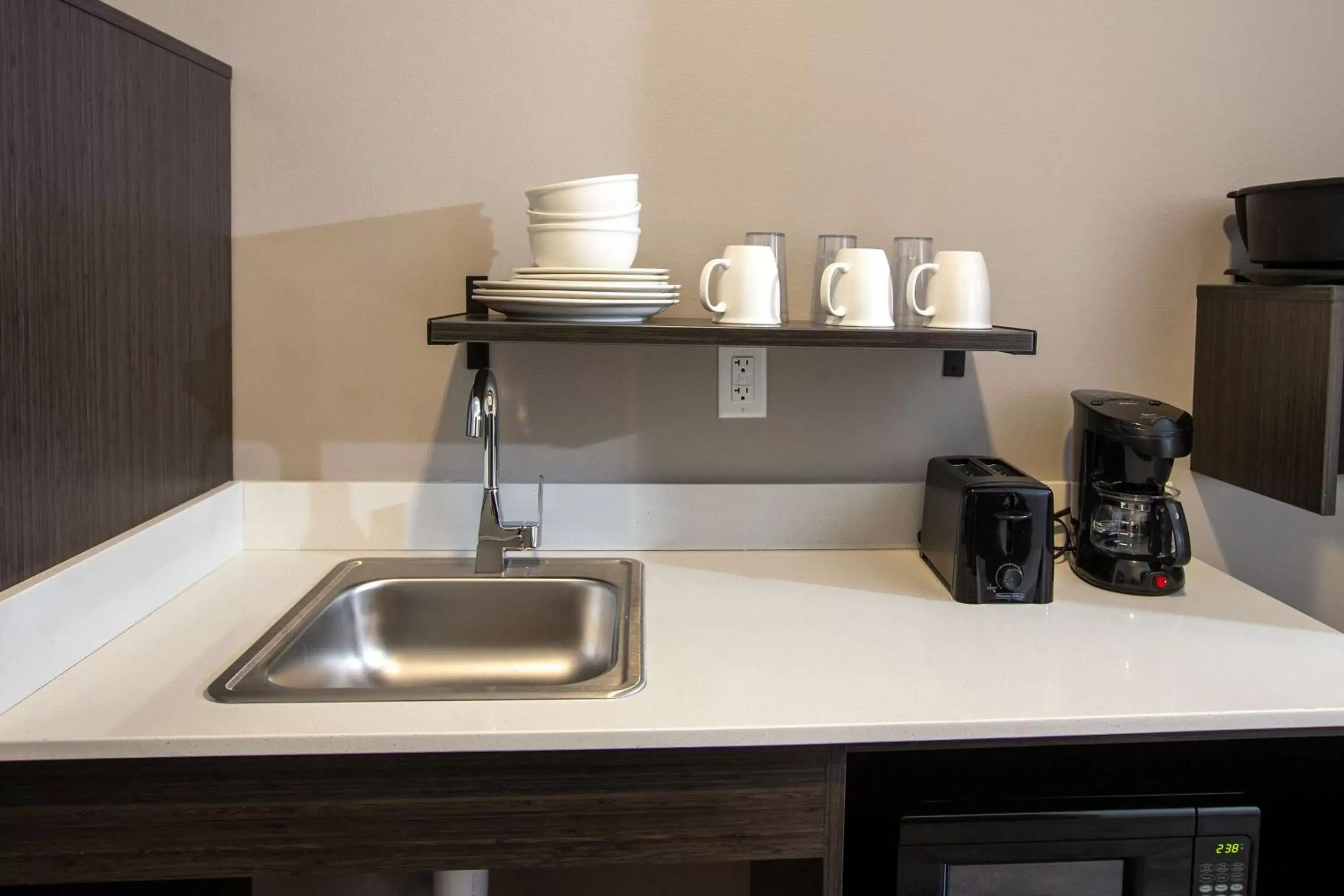 Quadruple Room - Disability Access - Roll in Shower in Studio 6 North Platte, NE - East Quadruple Room - Disability Access - Roll in Shower in Studio 6 North Platte, NE - East