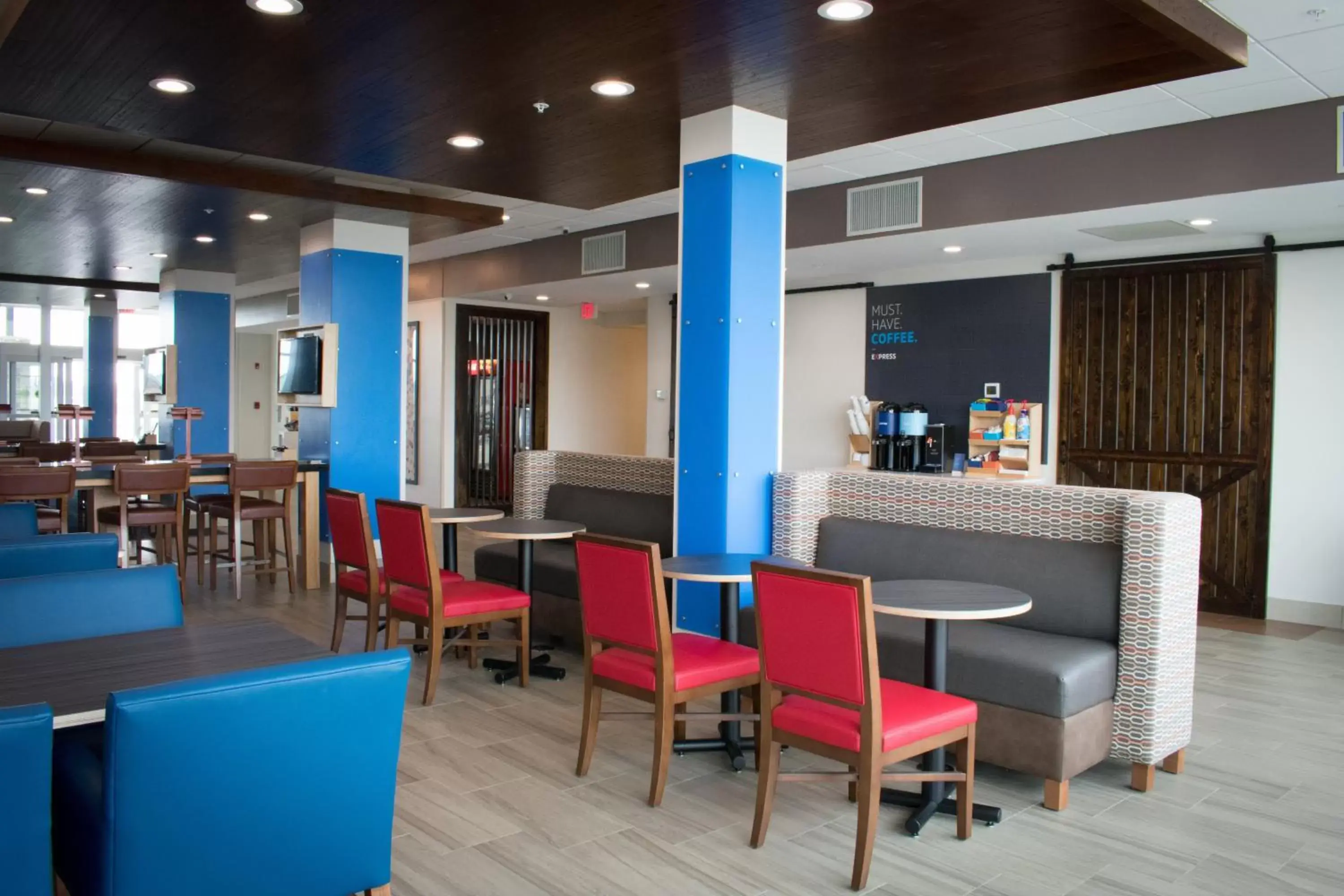 Breakfast, Restaurant/Places to Eat in Holiday Inn Express & Suites West Memphis, an IHG Hotel