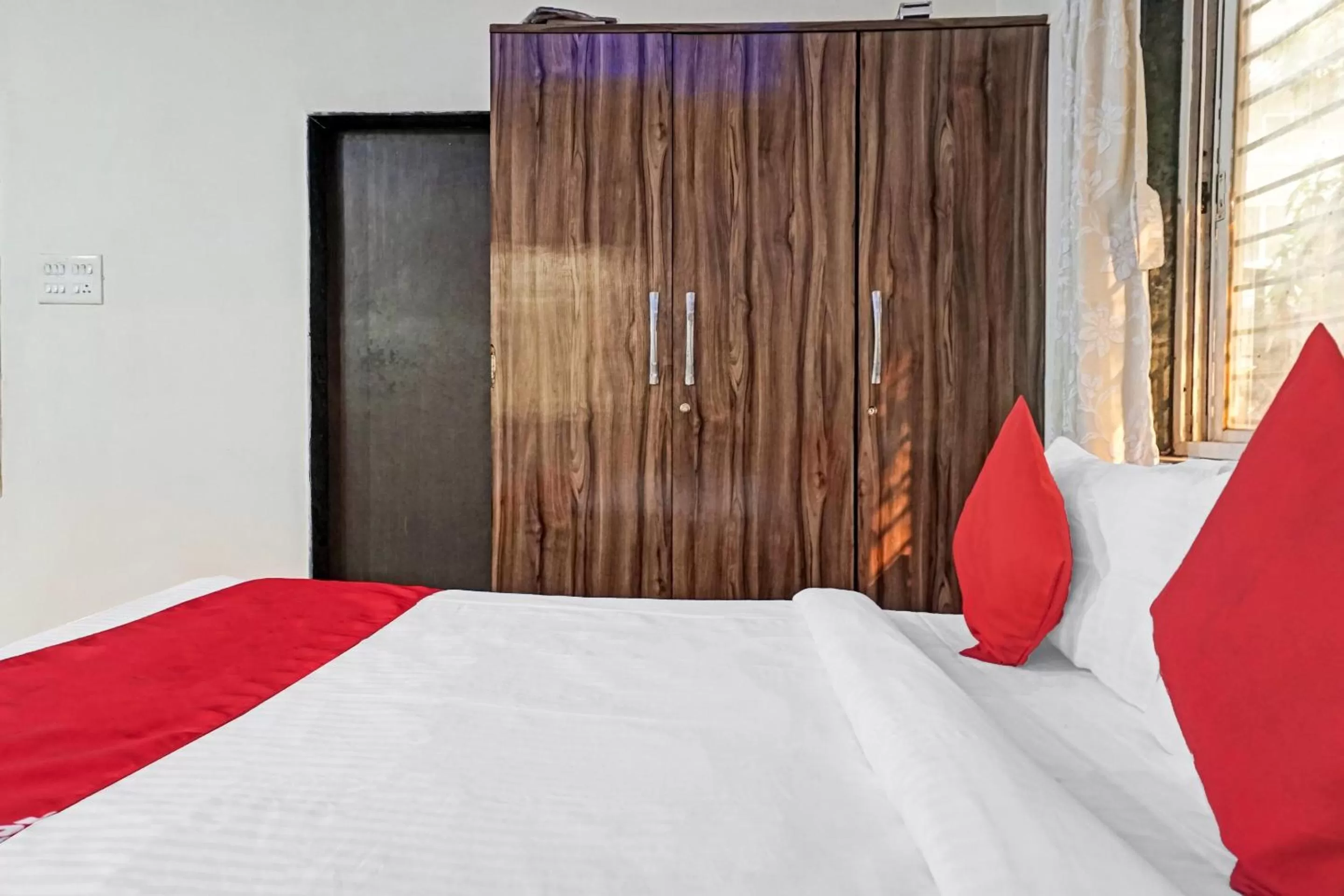 Bedroom, Bed in OYO Flagship 87488 Motel Excellency