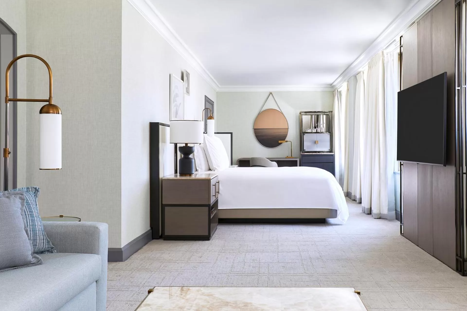 Guests, Bed in Beverly Wilshire, A Four Seasons Hotel