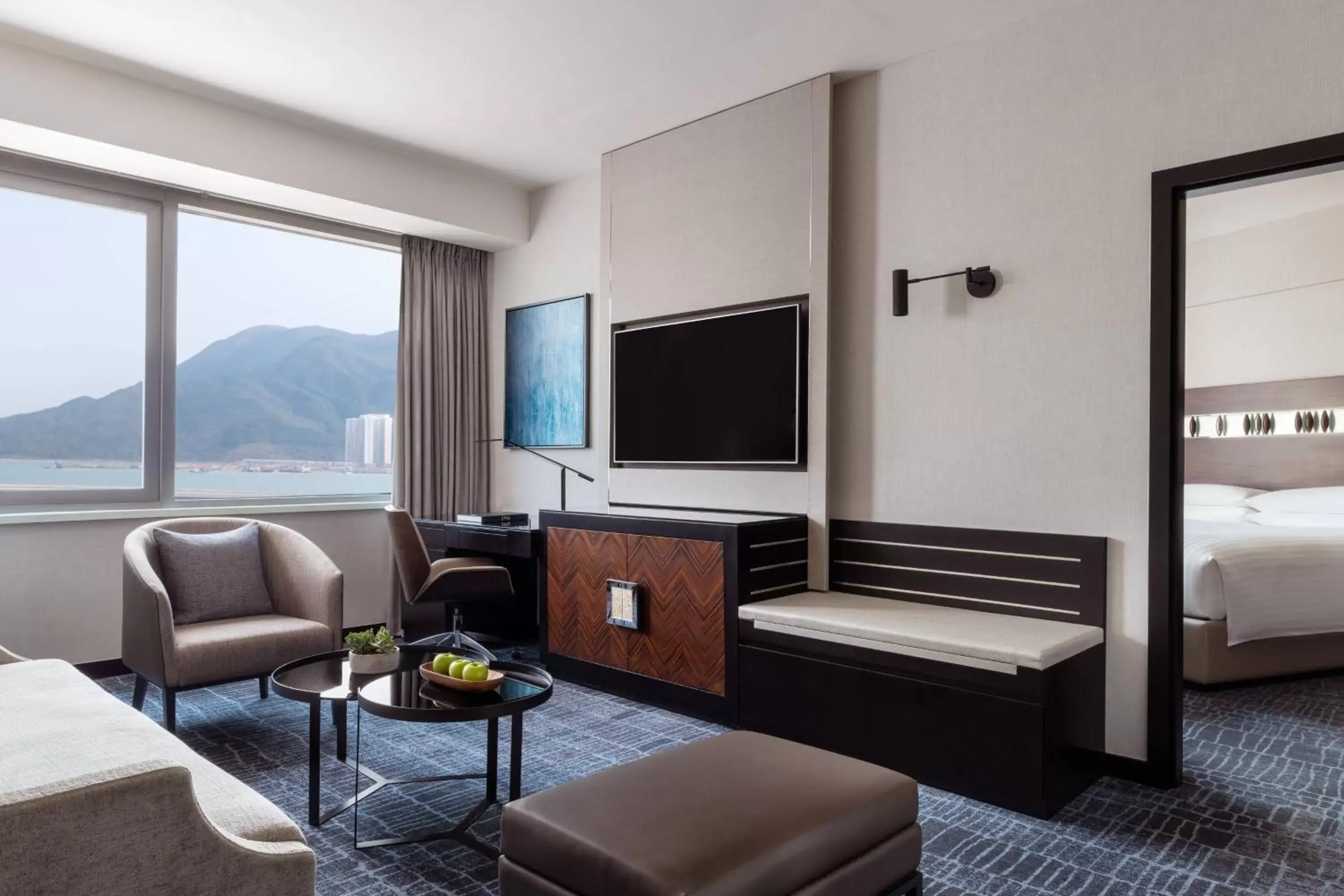 Living room in Hong Kong SkyCity Marriott Hotel