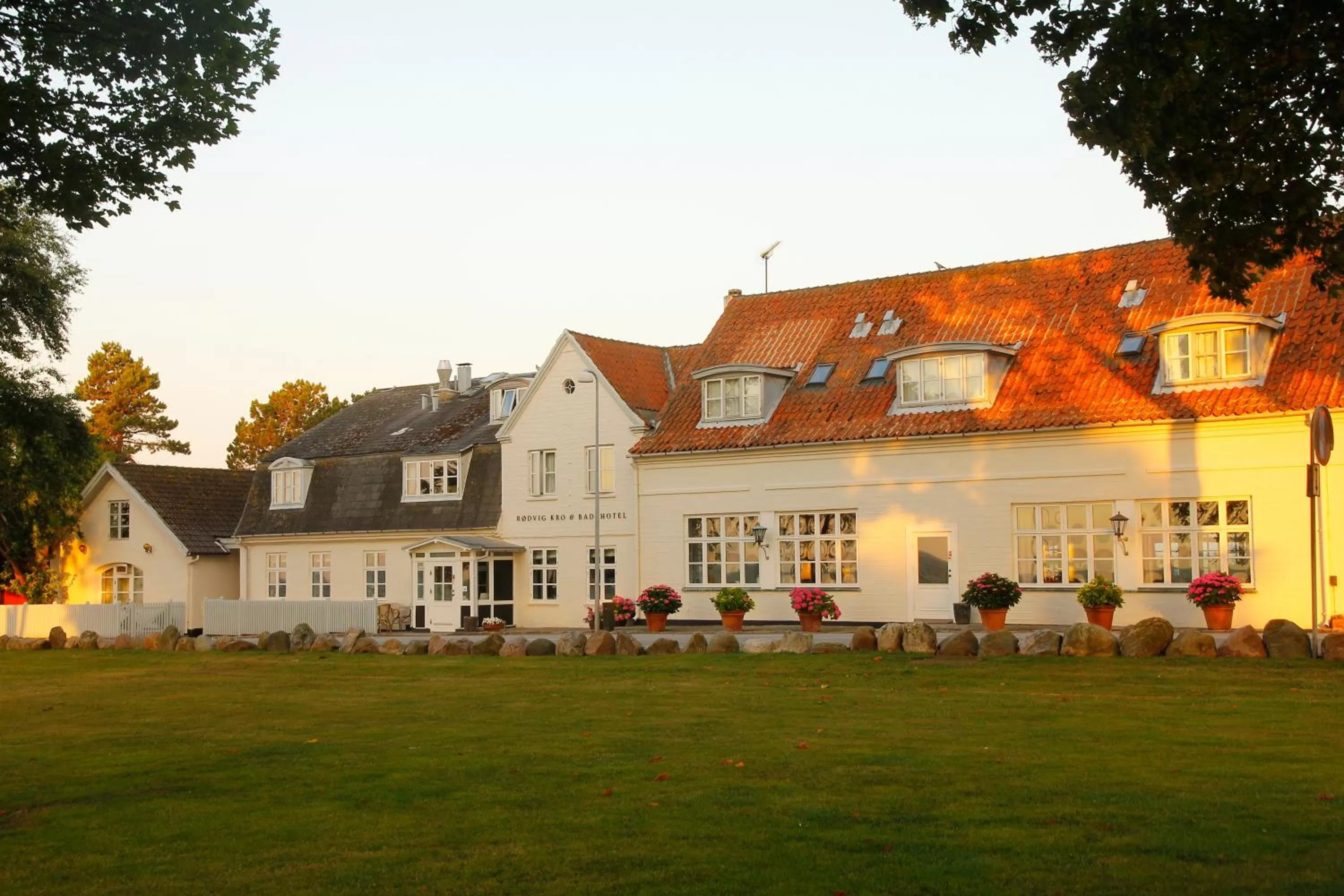 Facade/entrance in Rødvig Kro og Badehotel