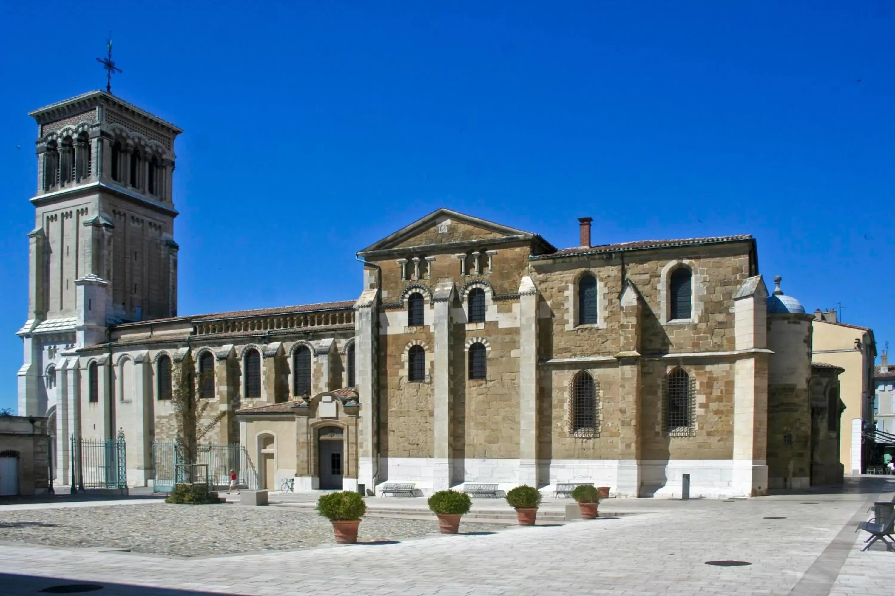 Neighbourhood, Property Building in Campanile Valence Sud