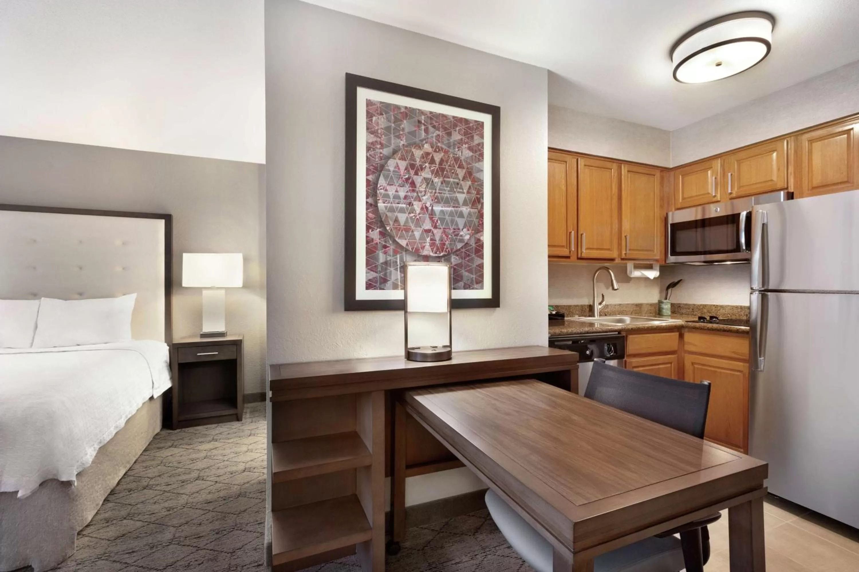 Kitchen or kitchenette, Bed in Homewood Suites by Hilton Portland Airport