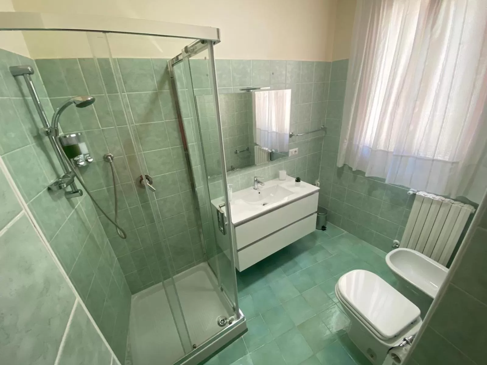 Shower in B&B Domus D'Italia